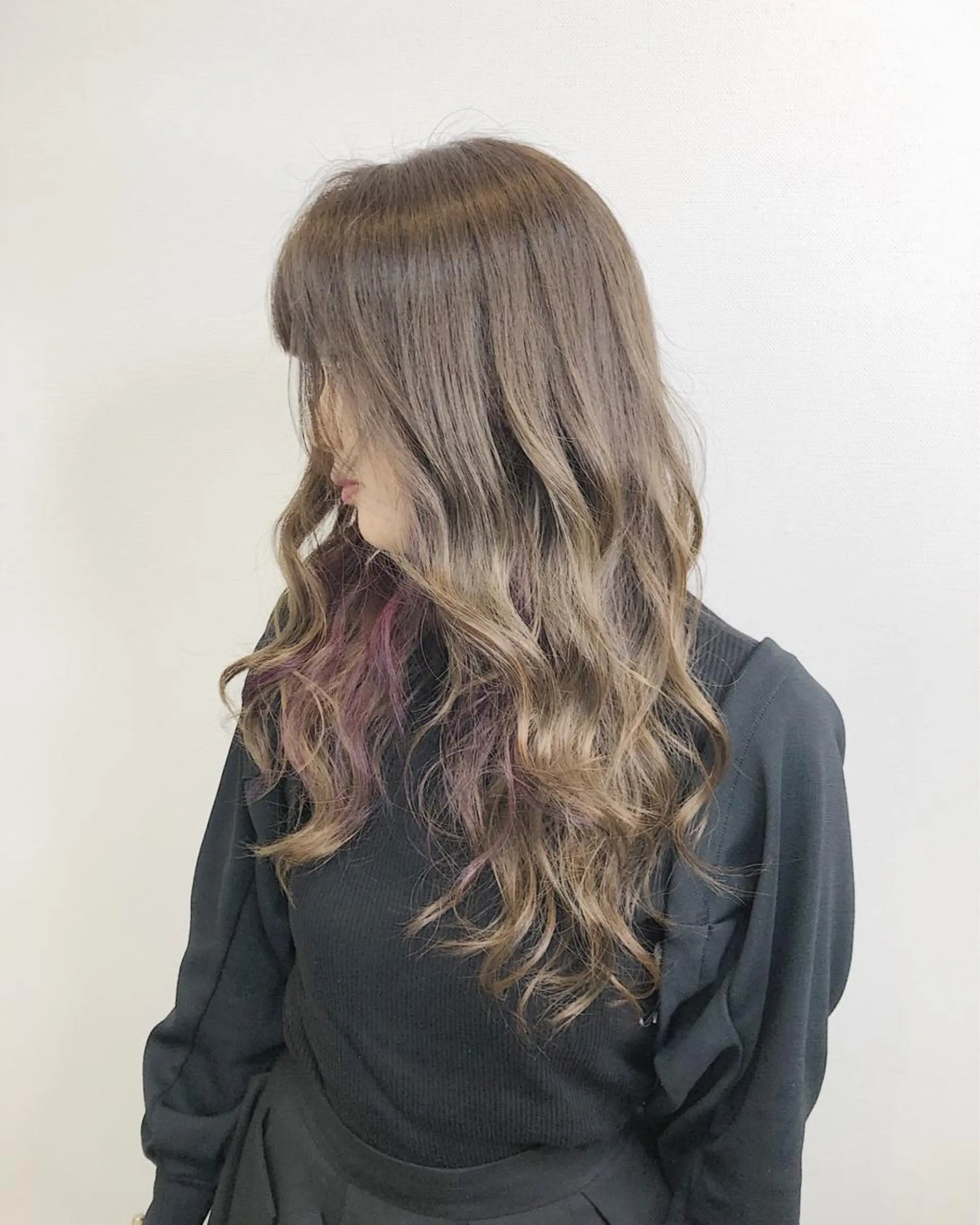 セミロング パープルカラー レイヤー×縮毛矯正 深見 拓のヘアスタイル