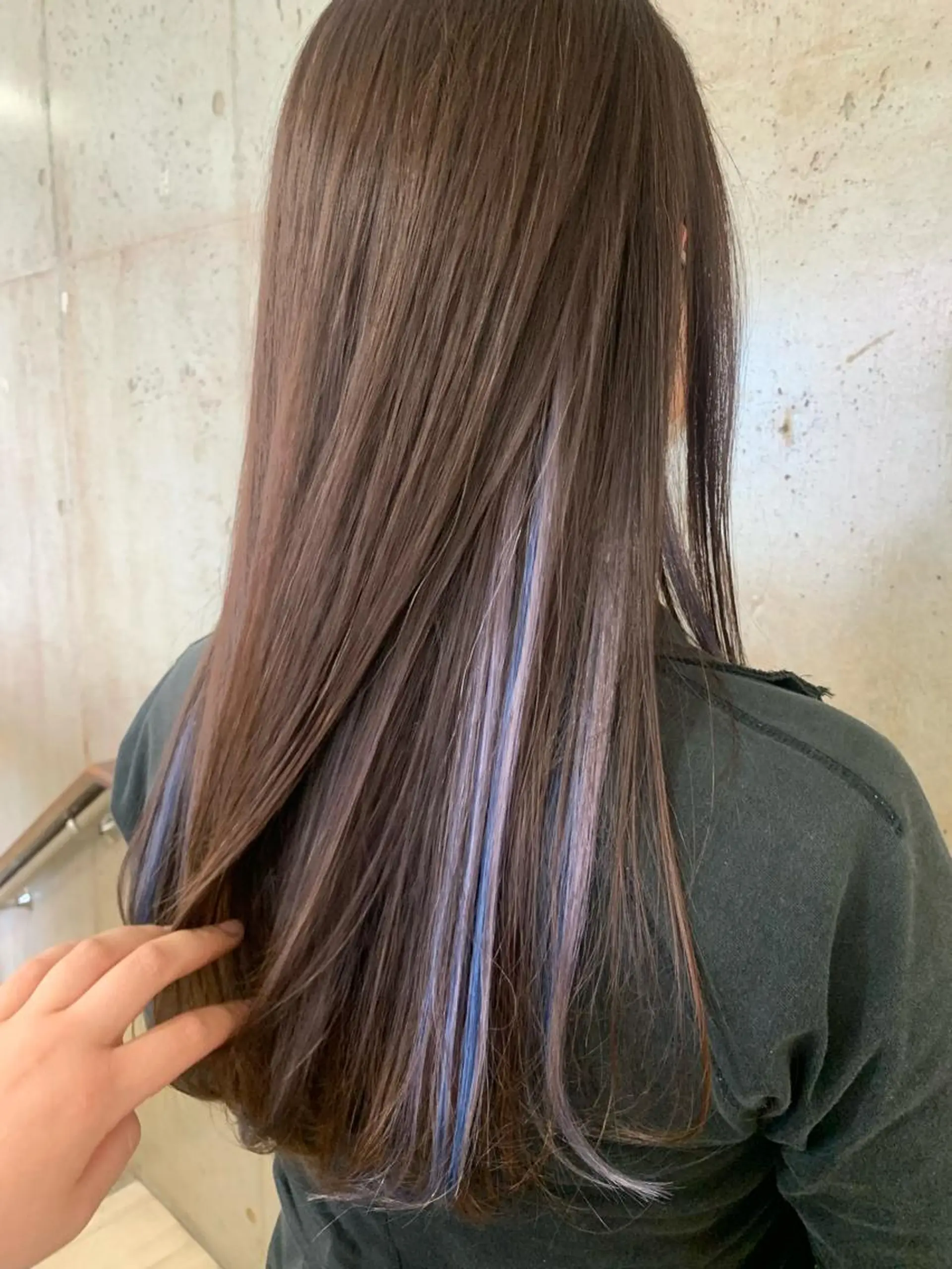 ロング アッシュ エクステ カット ヘアカラー トリートメント ヘッドスパ 近 紗理奈のヘアスタイル