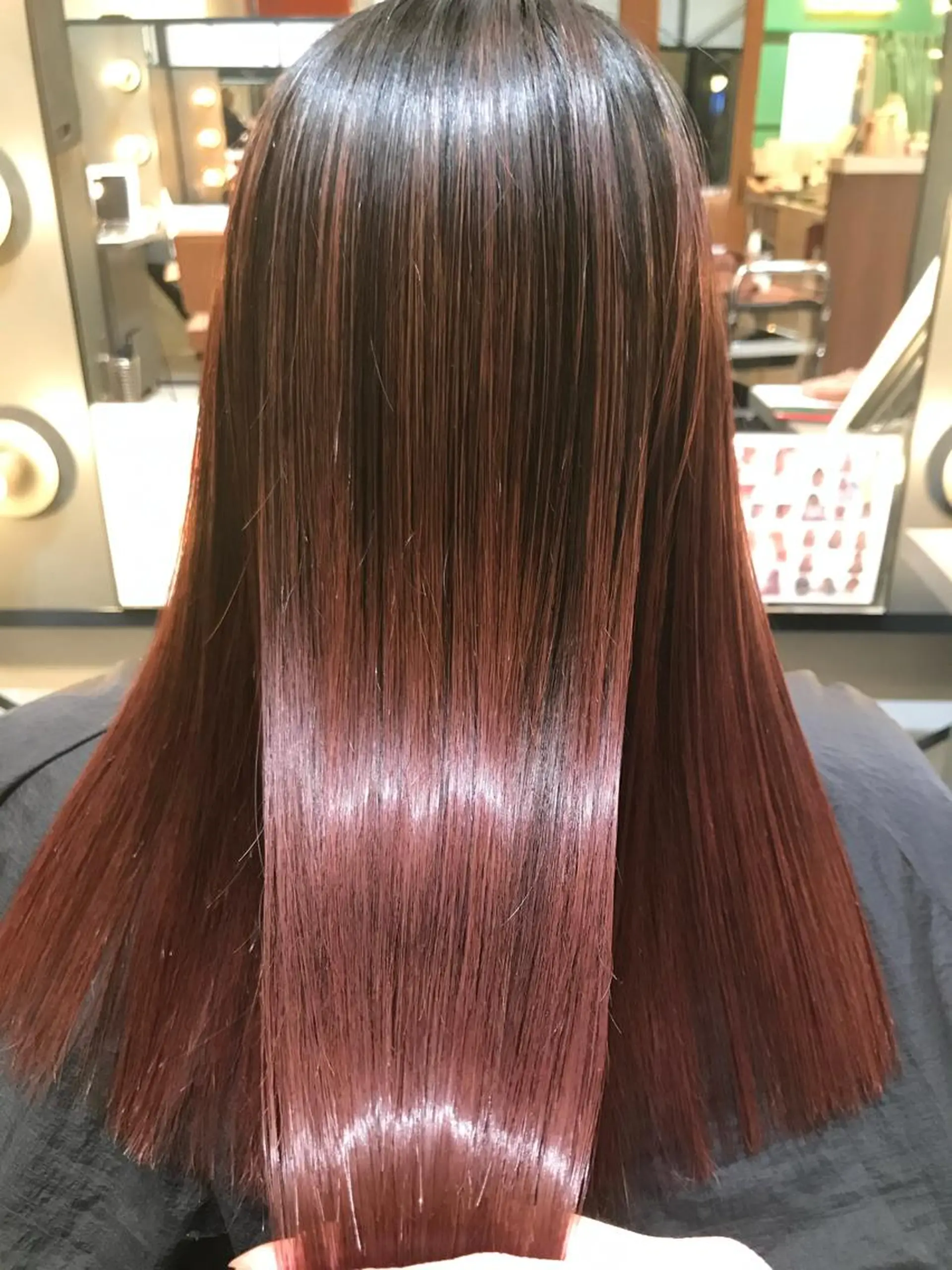 セミロング 横山 菜摘のヘアスタイル