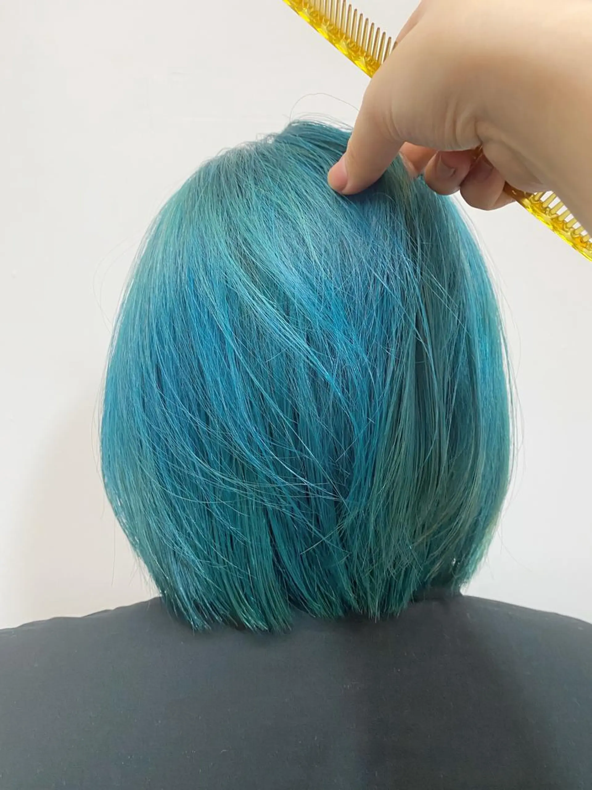 ショート カラー パーマ ヘアアレンジ ショートボブ ブルーカラー ダブルカラー ハイトーンカラー ボブ 韓国ヘア×髪質 改善🇰🇷シオリのヘアスタイル