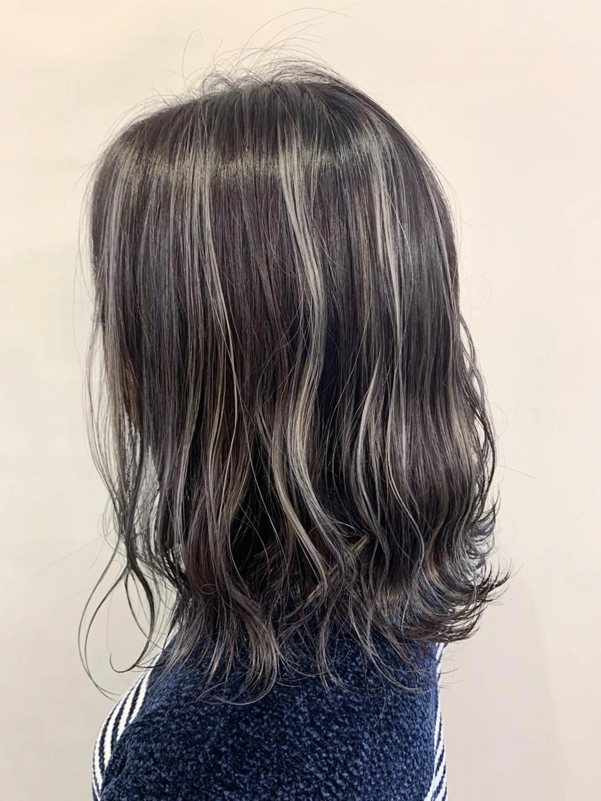 ミディアム カラー ハイライトカラー ハイライト 平尾 拓也のヘアスタイル