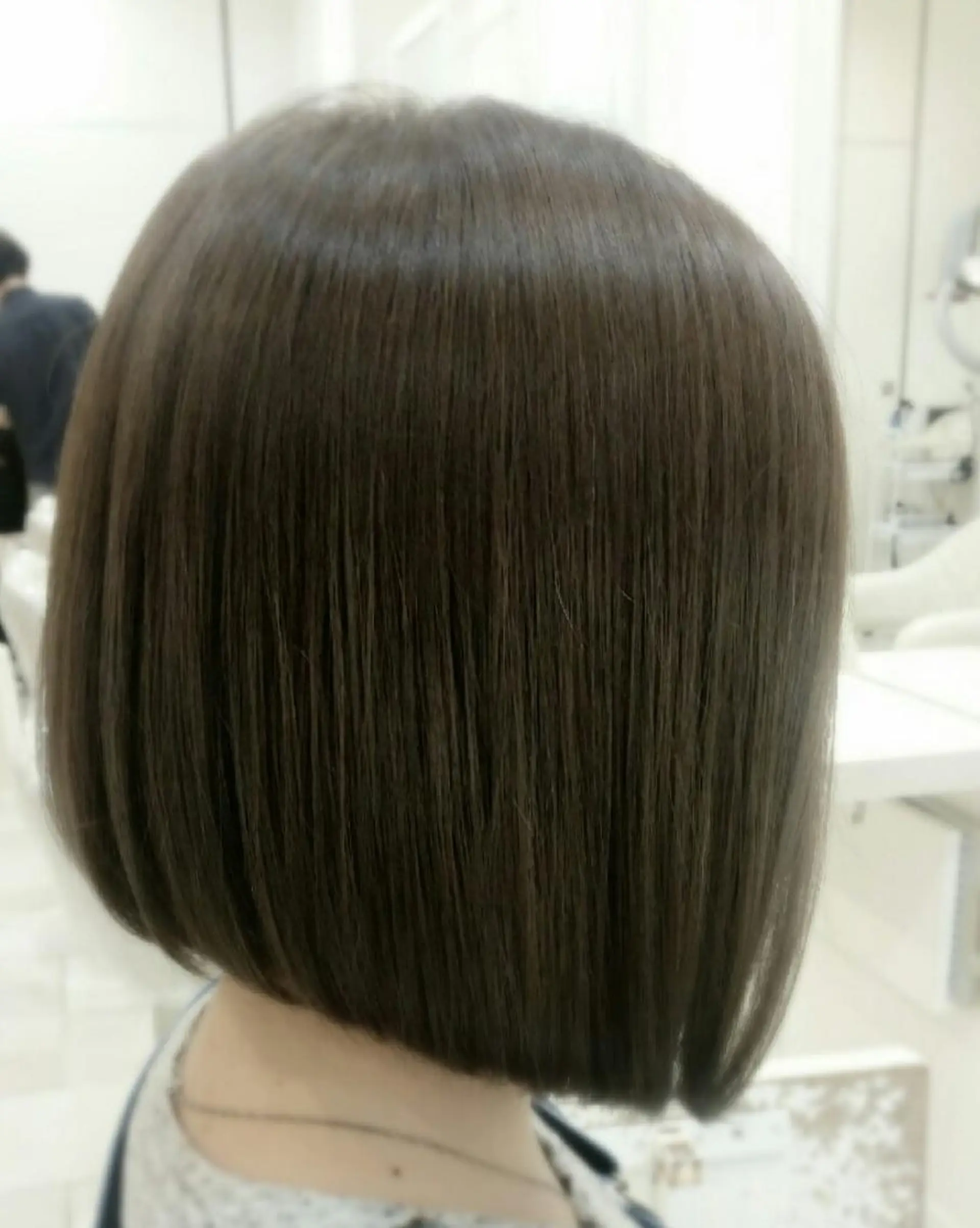 ショート カラー 前下がりボブ イルミナカラー ボブ 須賀 一美のヘアスタイル