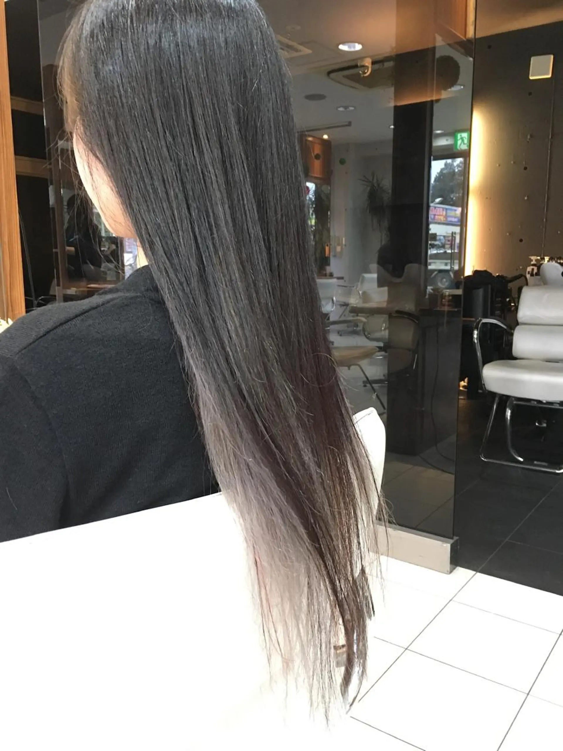 セミロング カラー 白髪ぼかしハイライト 柳川拓哉のヘアスタイル