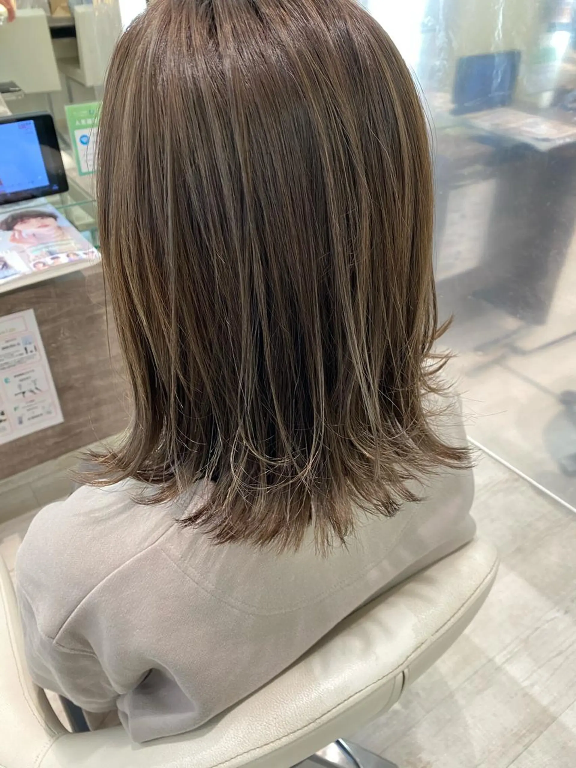 ミディアム カラー ハイライトカラー イルミナカラー ハイライト ショート/ボブ🌿 大野ちかのヘアスタイル