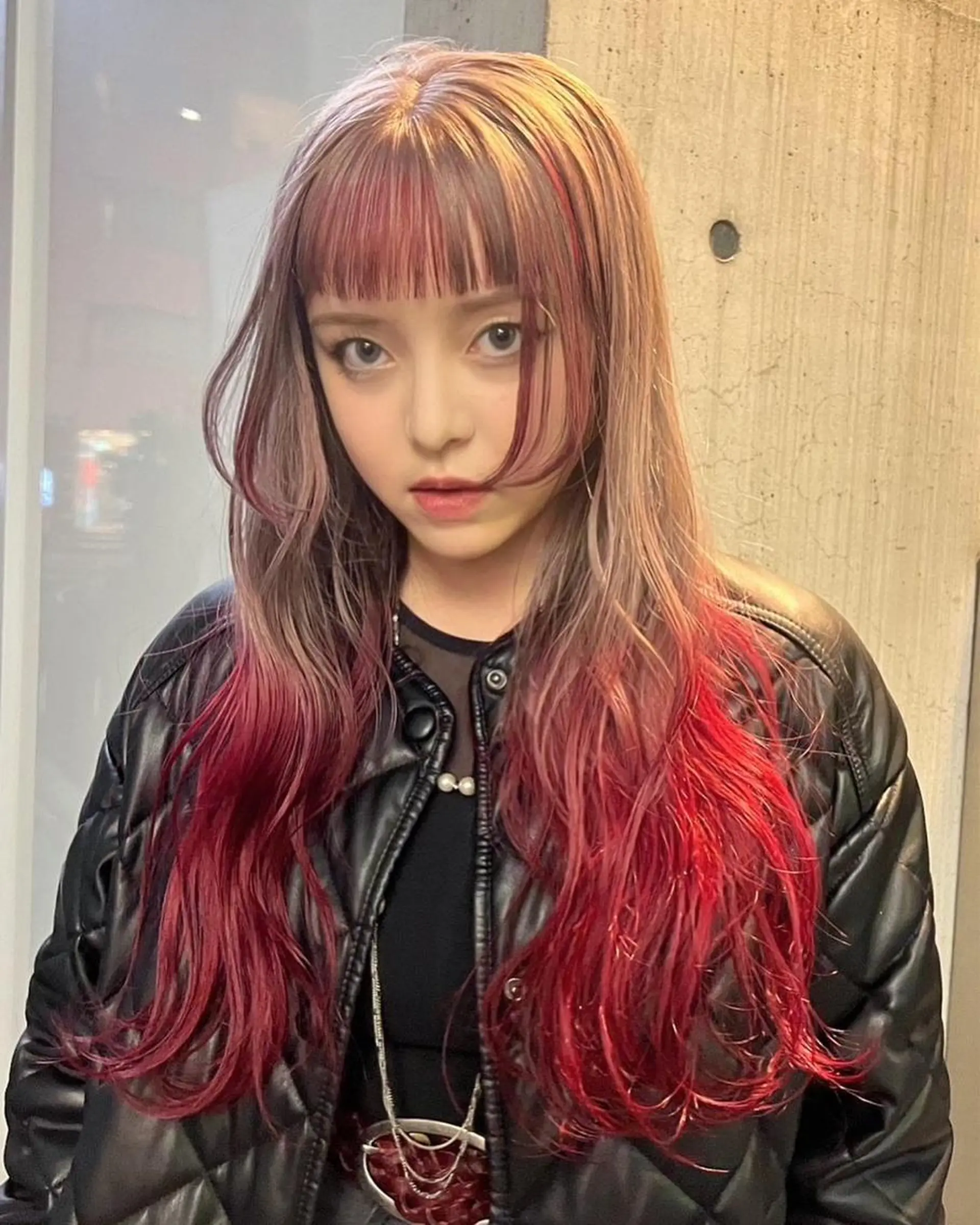 セミロング カラー ブリーチ ケアブリーチ デザインカラー ハイトーンカラー ウルフカット ヘアカラー ヘアセット Null 表参道のヘアスタイル