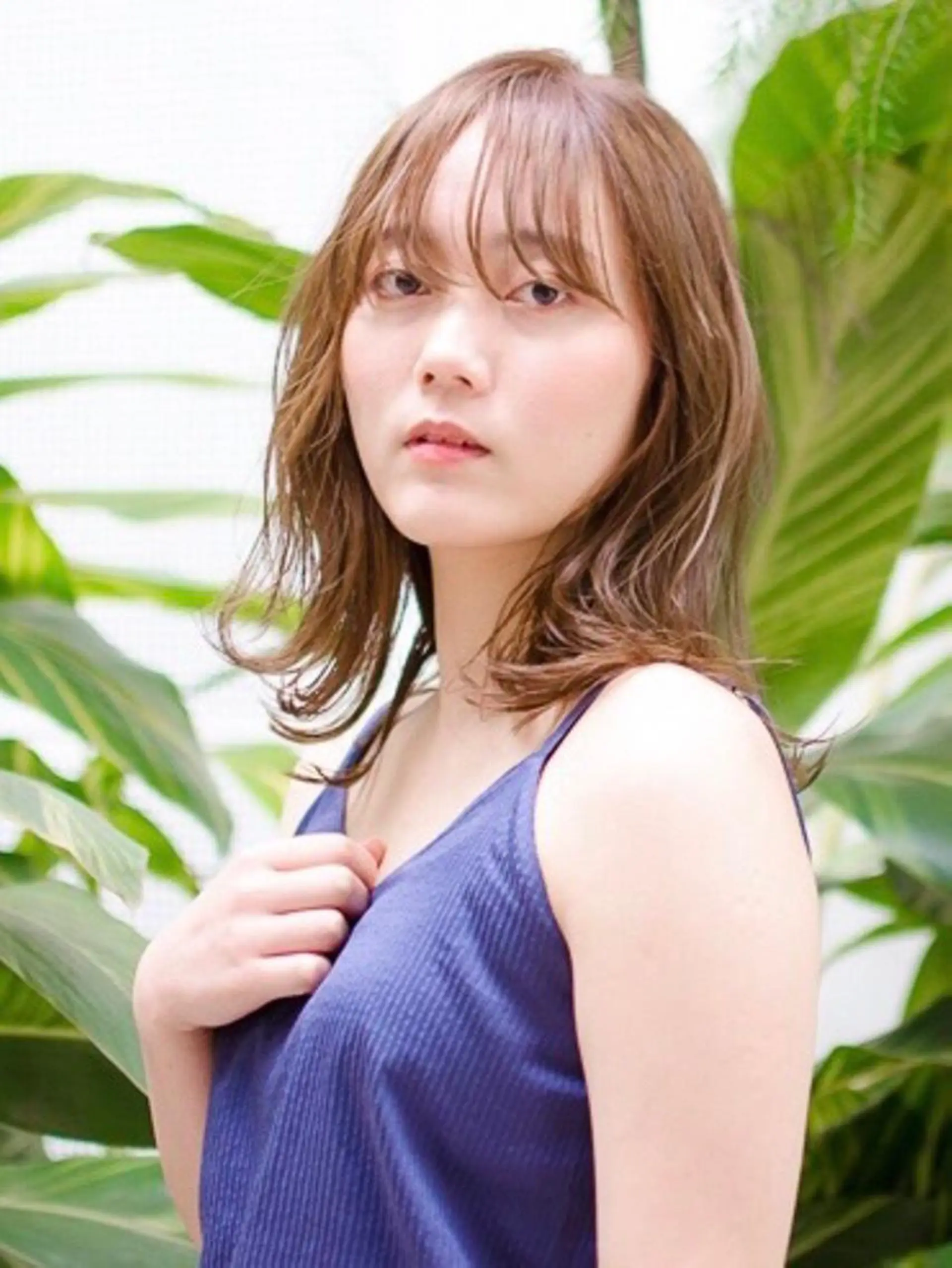 ミディアム カット ヘアカラー トリートメント レイヤーカット /透明感カラー西田のヘアスタイル