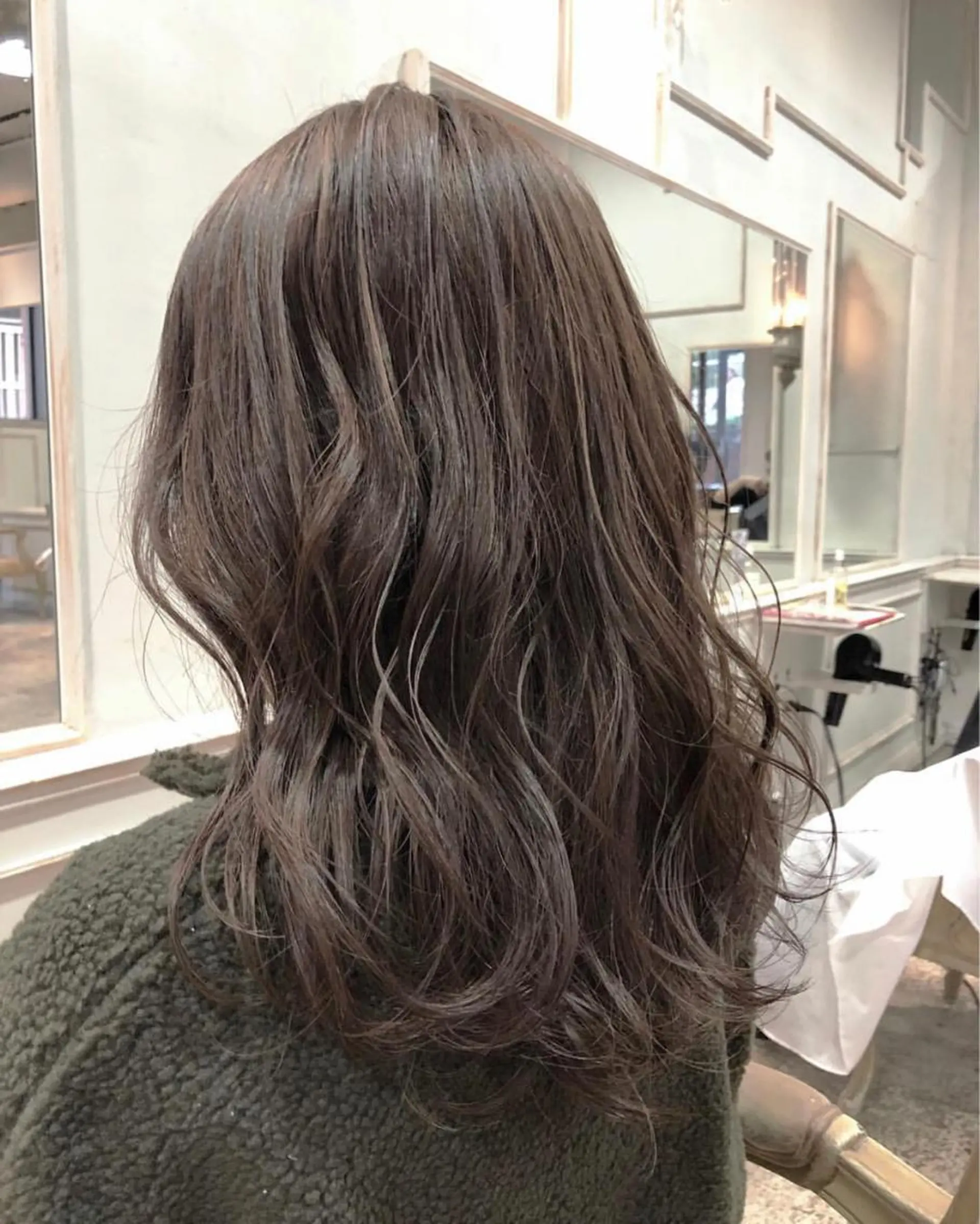 ミディアム カラー ベージュカラー ブリーチ ミント ミントベージュ ブリーチなしカラー Siesta所属・📣髪質改善縮毛矯正 特化美容師｜庭田📣のヘアスタイル