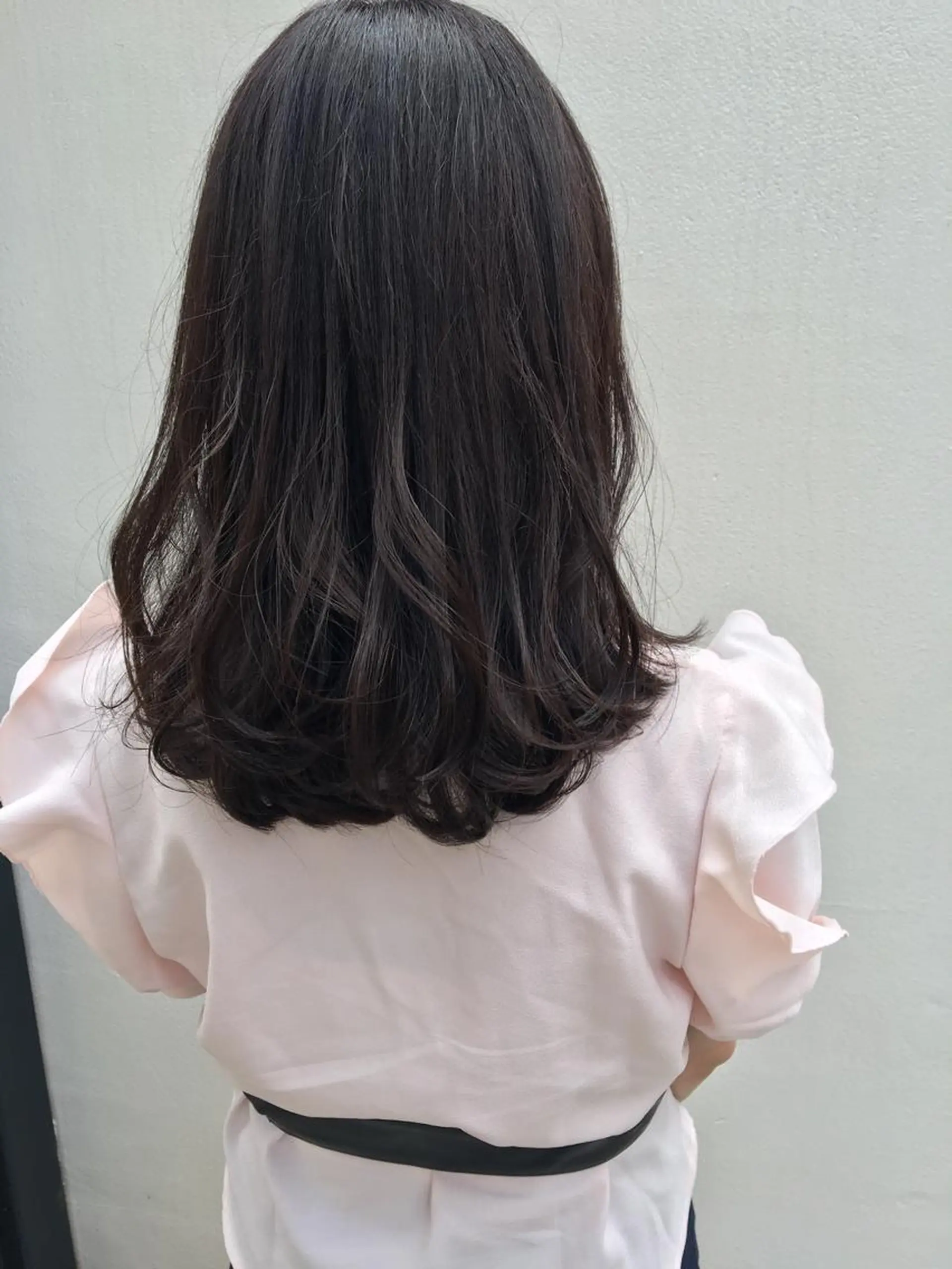 ミディアム カラー THE DAY所属・AKI HASHIMOTOのヘアスタイル