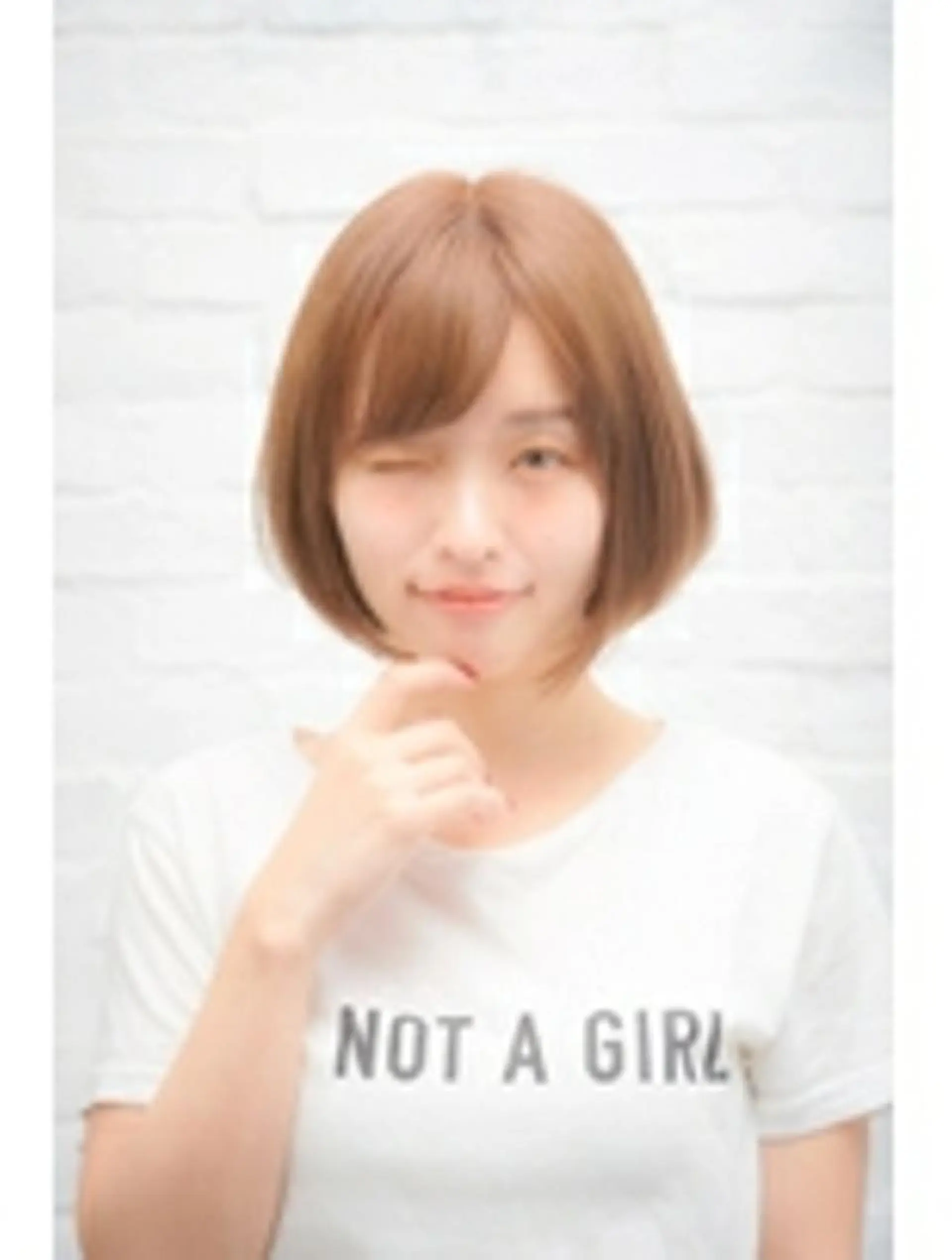 ショート カラー 冨岡 千尋のヘアスタイル