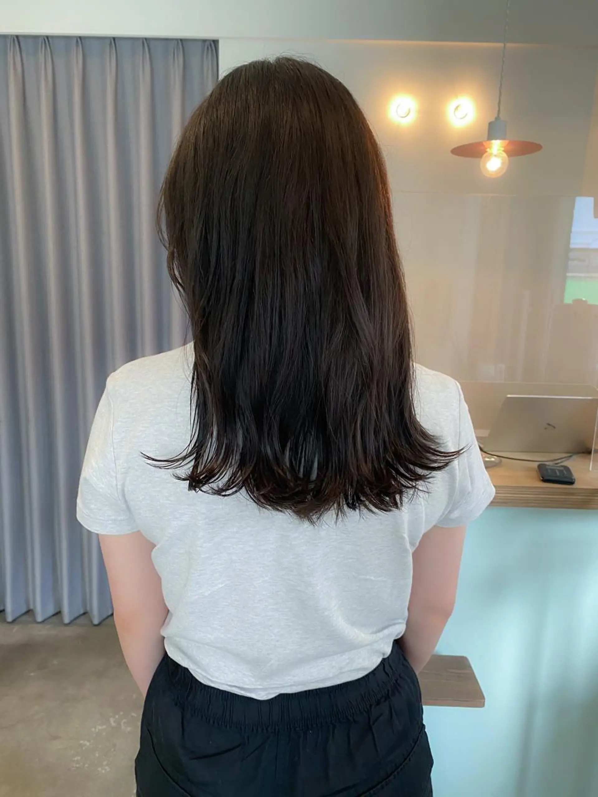 セミロング カラー オリーブカラー オリーブグレー 板谷みさき /艶ボブ/藤沢美容室のヘアスタイル