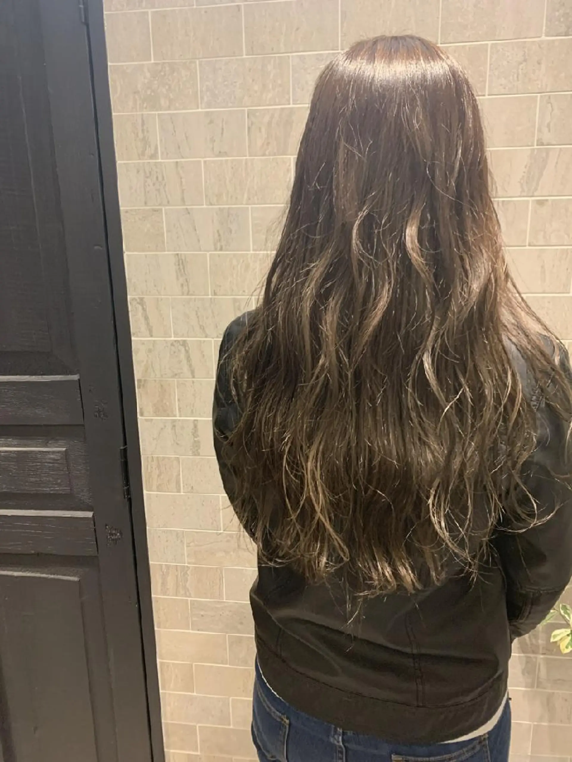 ロング アッシュ 中山 凪沙のヘアスタイル