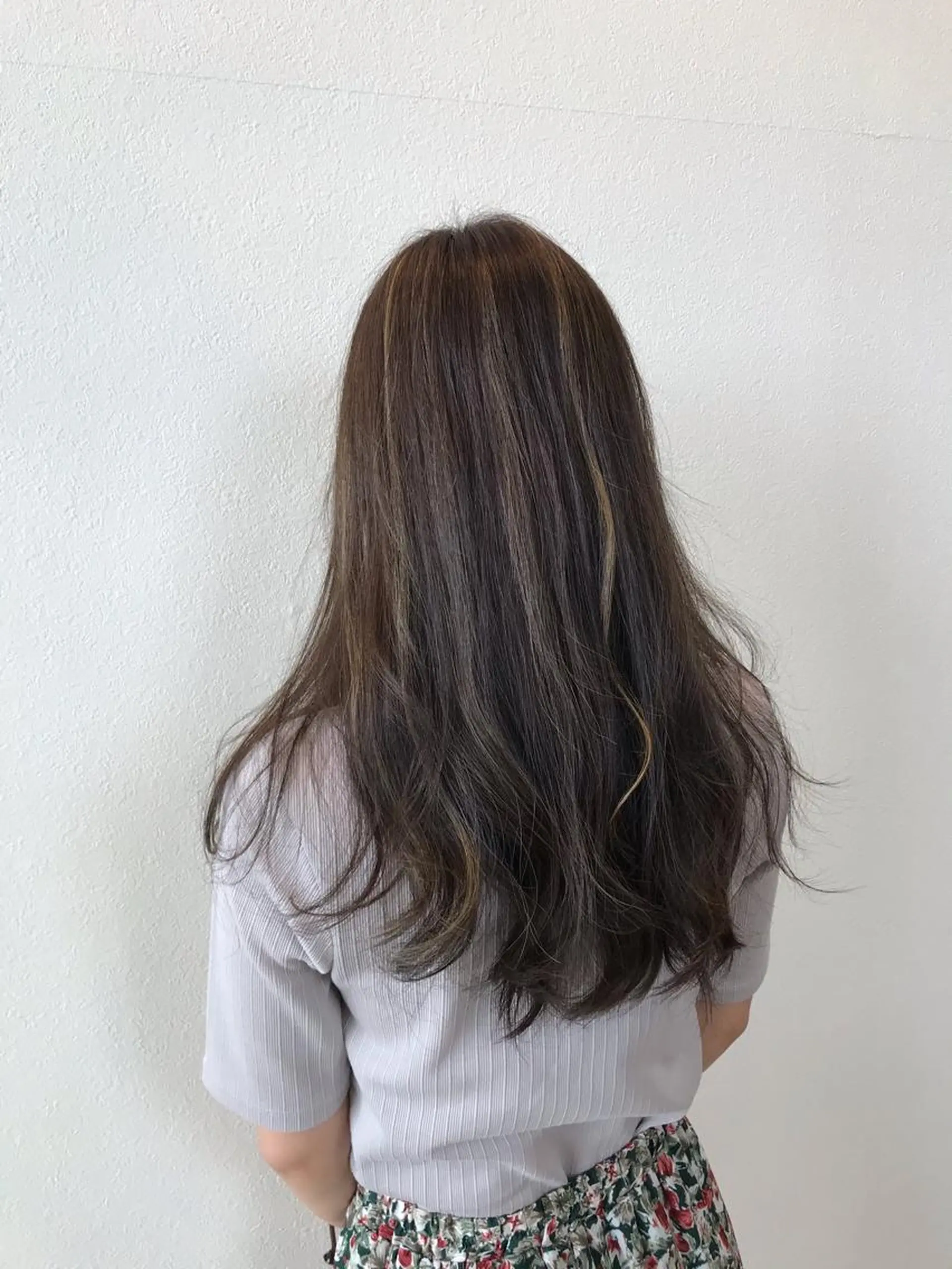 ロング カット ヘアカラー 松崎 崇のヘアスタイル