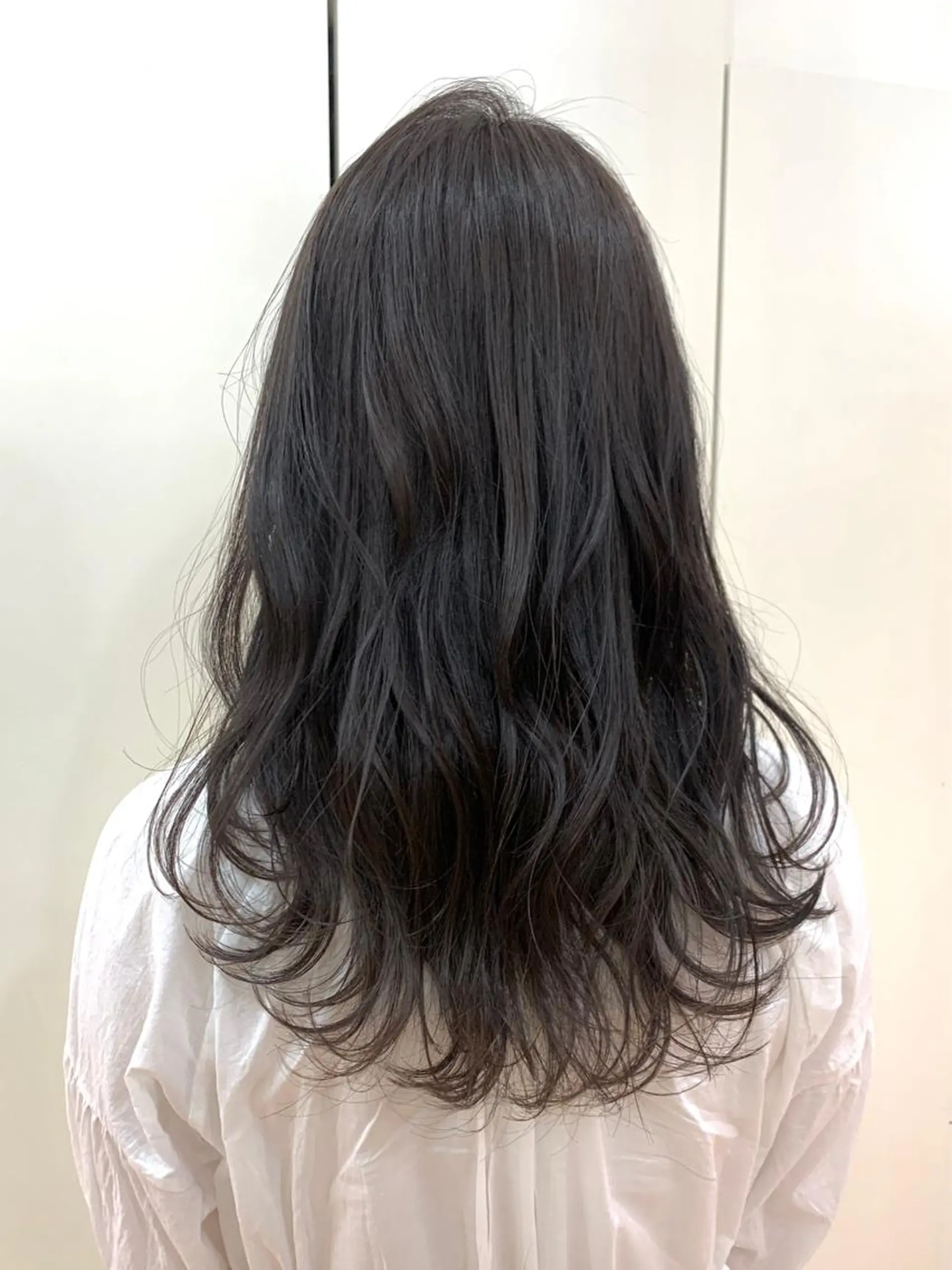 ロング カラー 透明感カラー ダークグレー ダークグレージュ グレージュ ヘアカラー ayaka 大宮のヘアスタイル