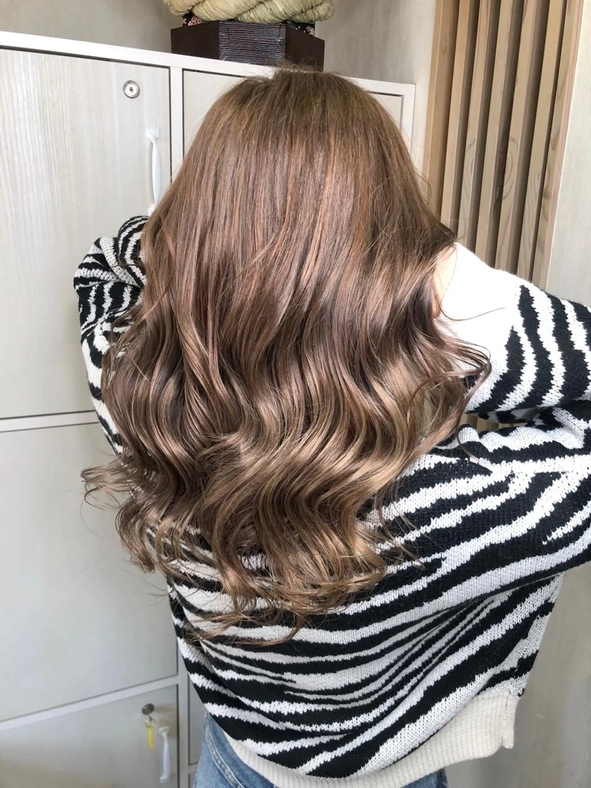 ミディアム カラー ヘアカラー ハイトーン/韓国風 🤍Nacchi🐈のマツエク・マツパデザイン