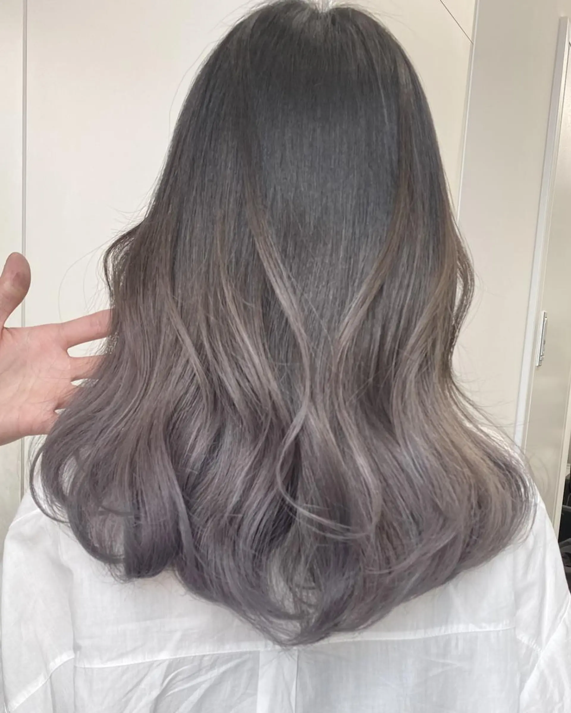 セミロング パーマ カラー 公式 Ease by amble luxeのヘアスタイル