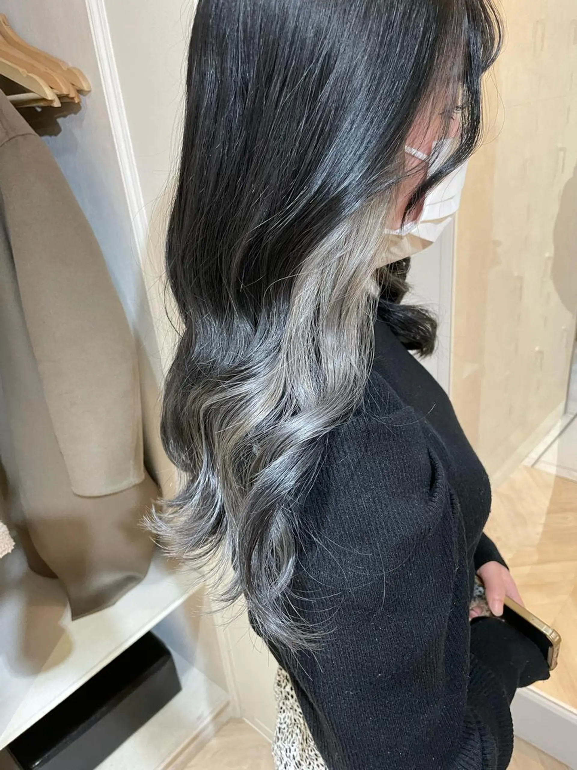 セミロング カラー akane .のヘアスタイル