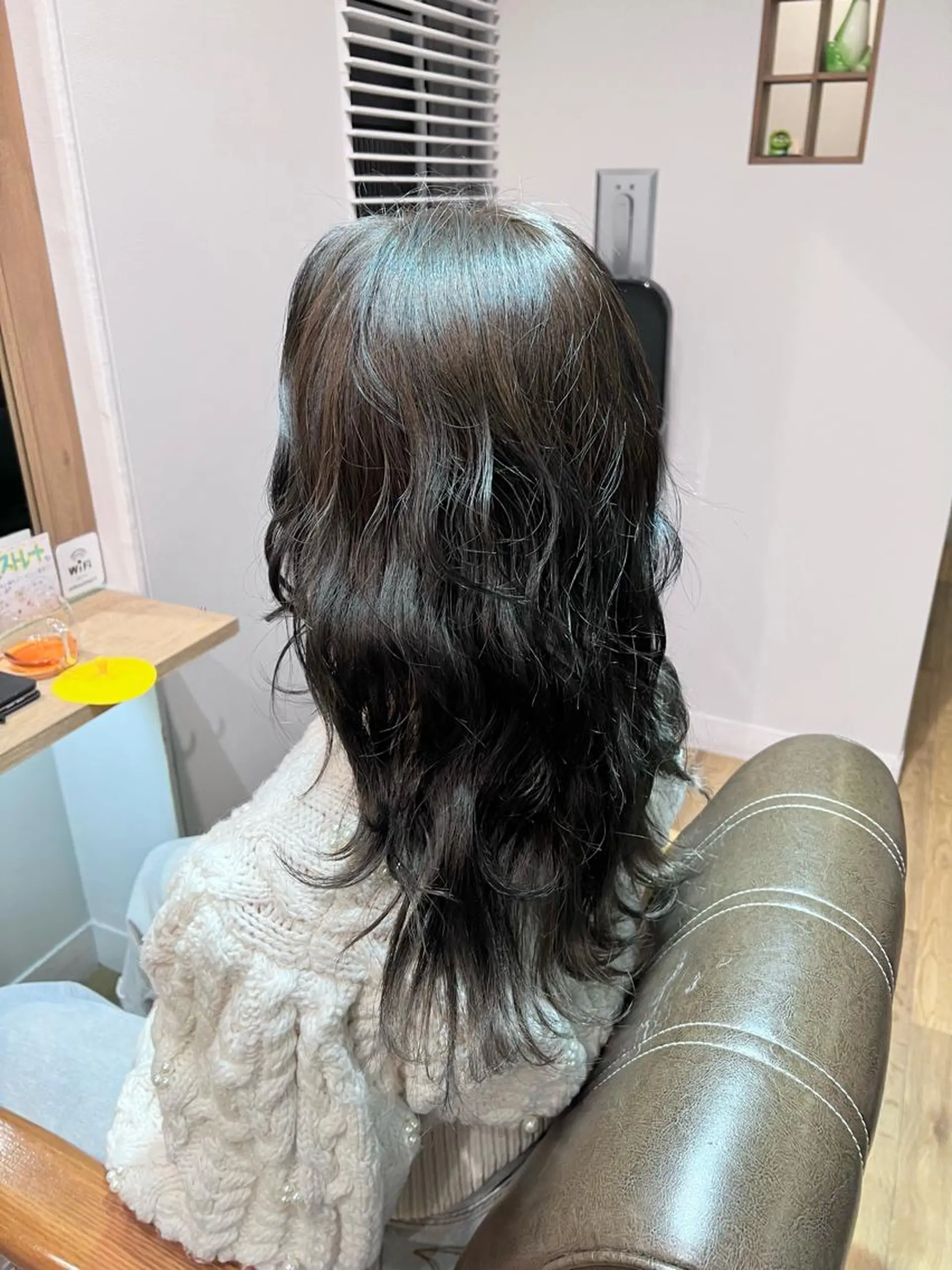 ロング カラー アッシュ ヘアカラー トリートメント ツキダテ ユイのヘアスタイル