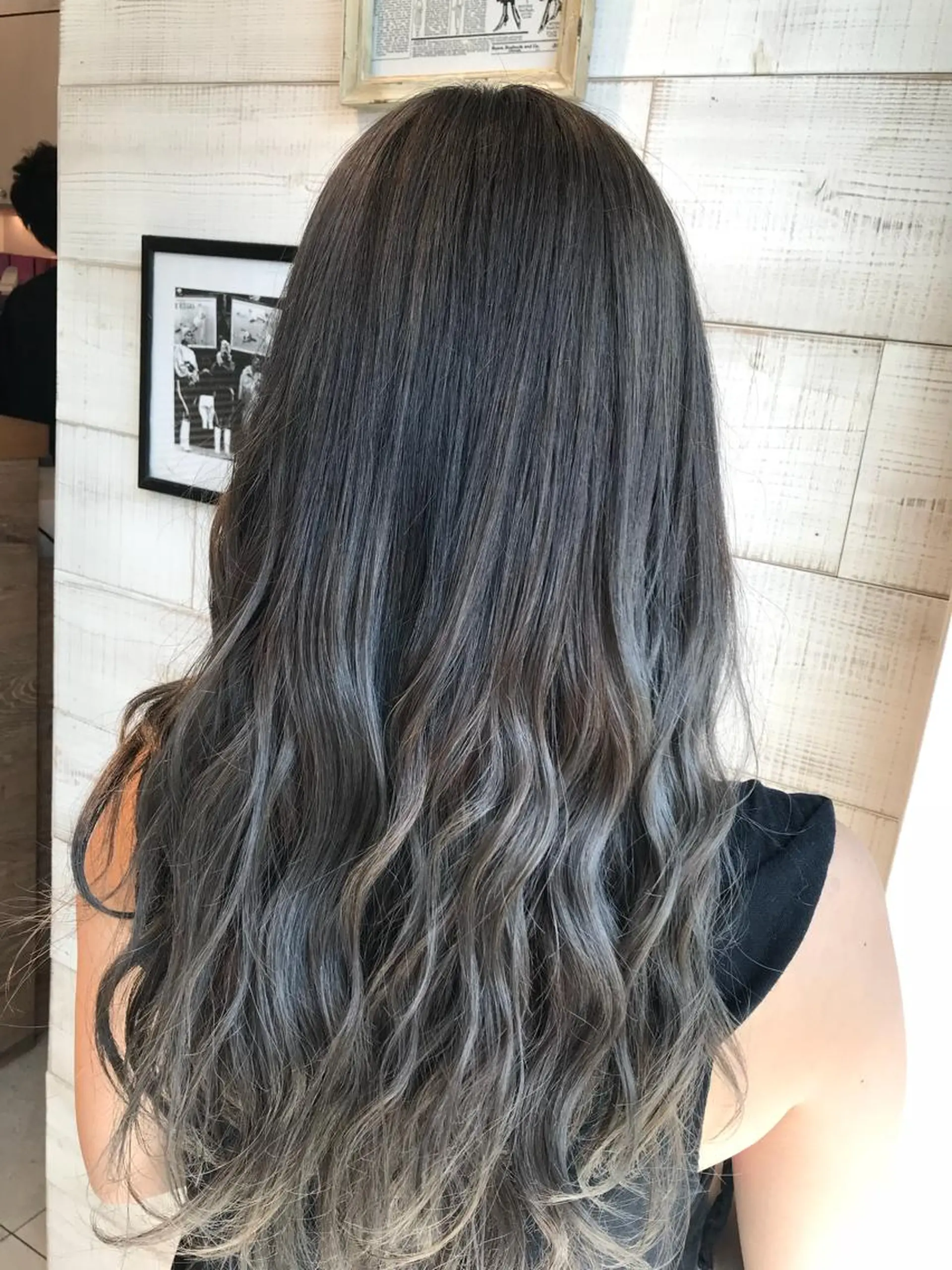 ロング カラー ブリーチ ケアブリーチ デザインカラー ダブルカラー イヤリングカラー 🌈安藤愛/透明感 艶カラー🫧ROWのヘアスタイル