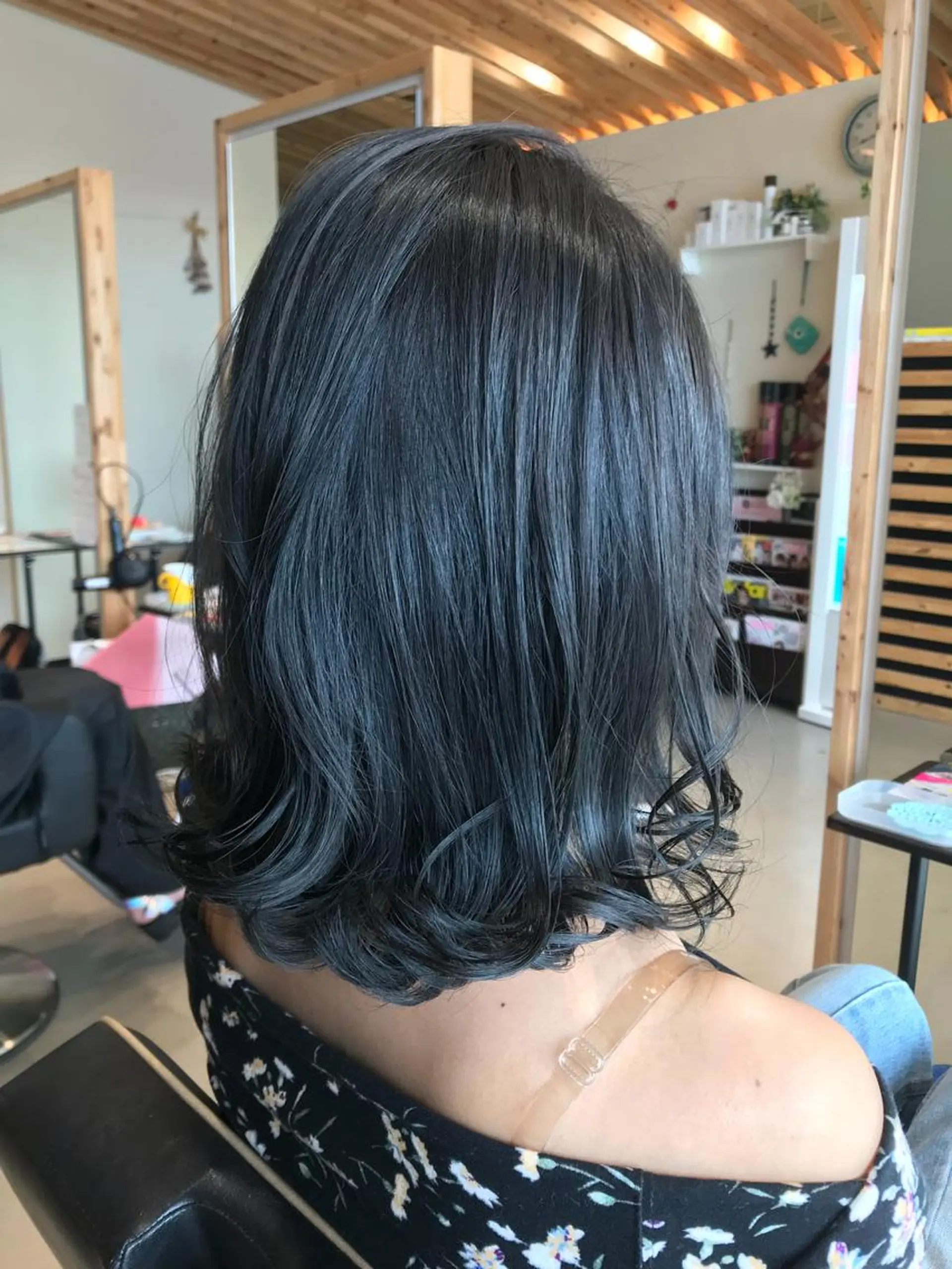 セミロング カラー 関口 友行のヘアスタイル