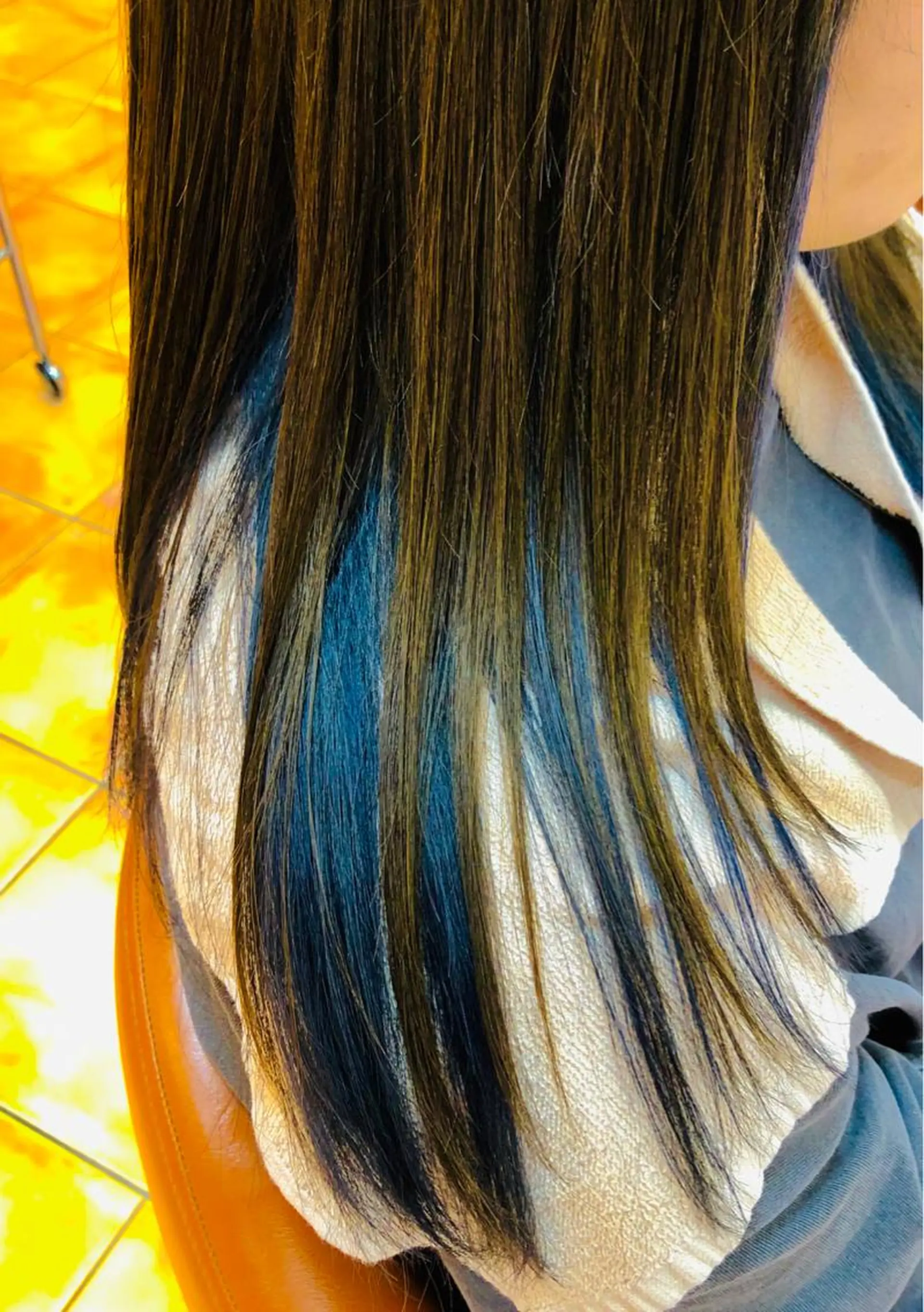 カラー ブリーチ 奥谷 美代子のヘアスタイル