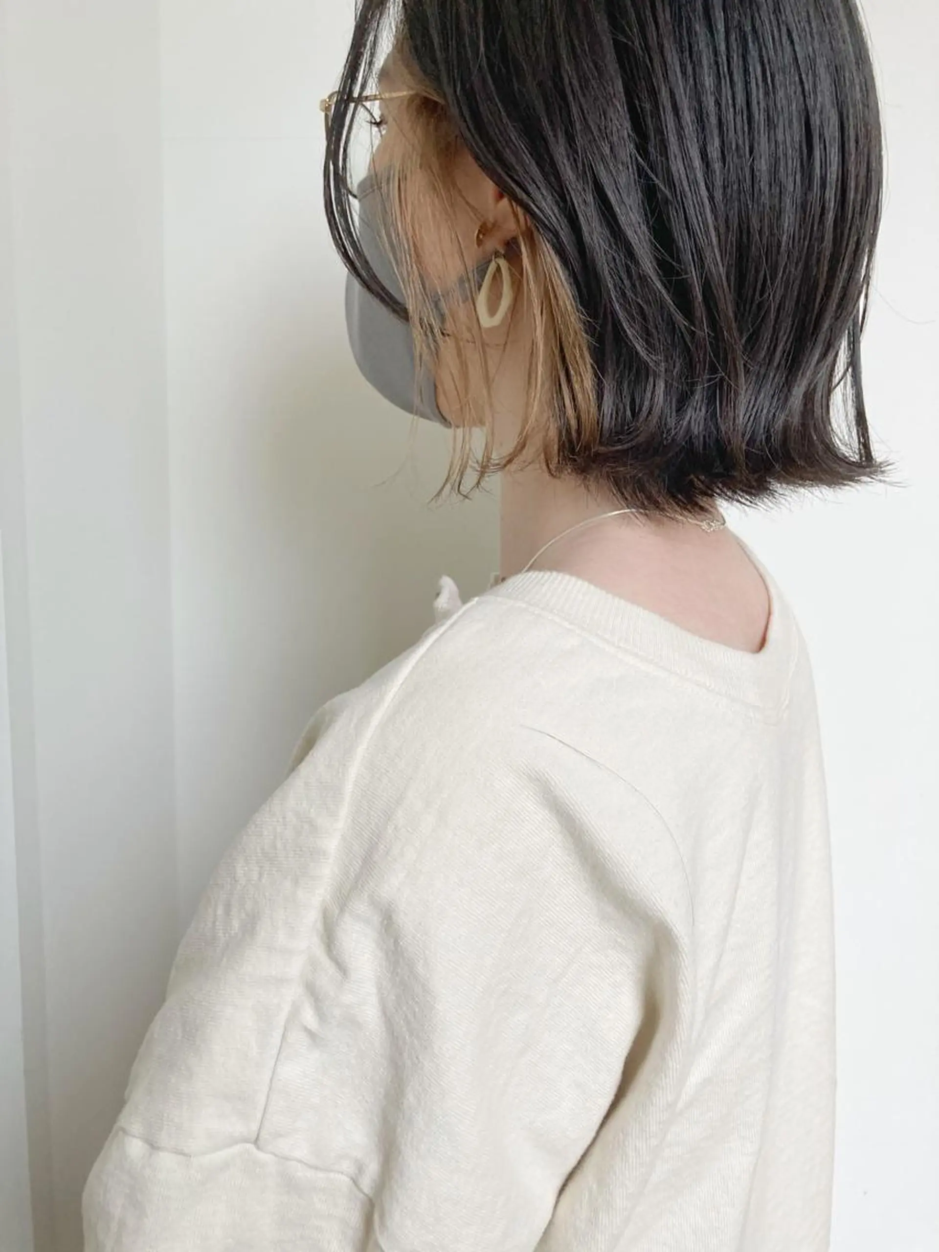 ミディアム カラー ベージュカラー ブリーチ ミルクティーベージュ 小木曽智美 /ボブ/ショートのヘアスタイル