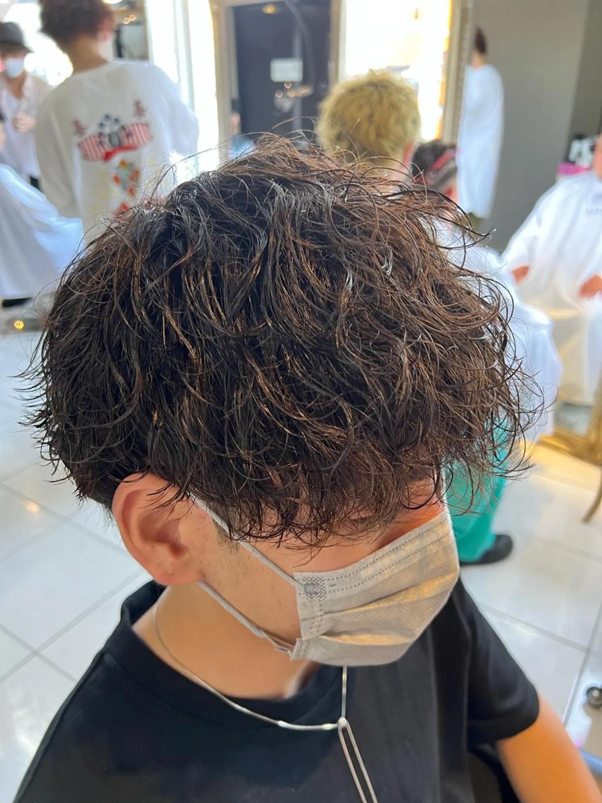 パーマ メンズ センターパート フェードカット カルマパーマ マッシュ メンズパーマ カット パーマ パーマ特化美容師 茂木広幸のヘアスタイル