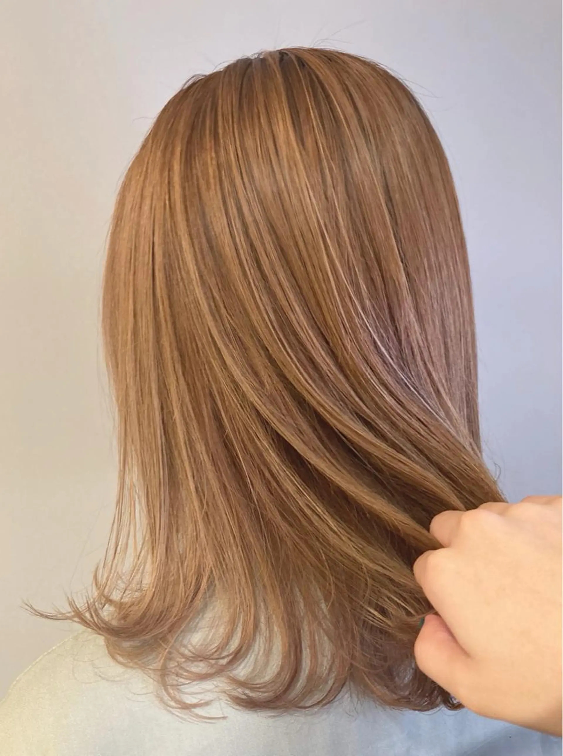 セミロング カラー 宮原 佳苗のヘアスタイル