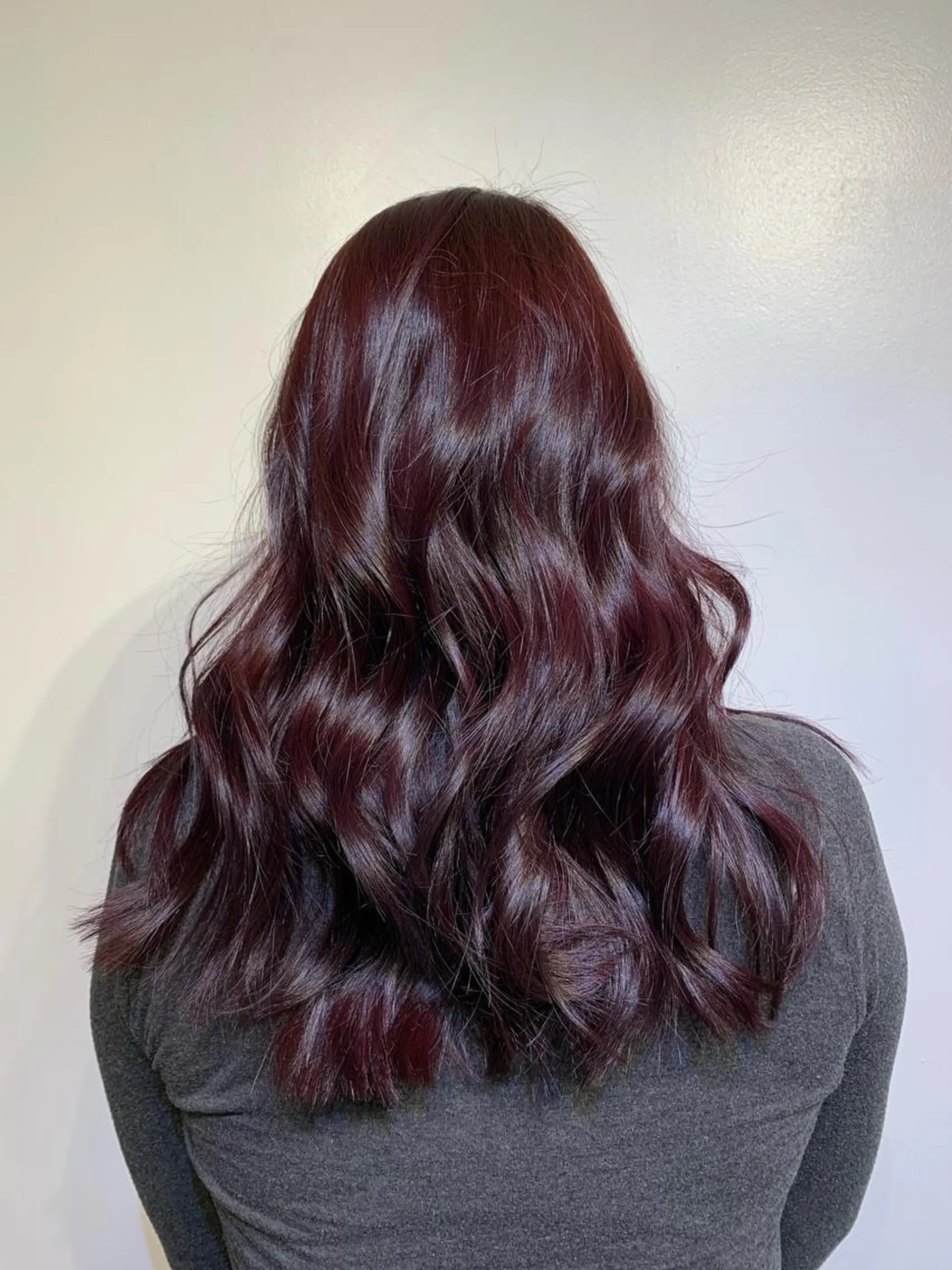 ロング カラー レッドカラー yuri🌼 NUMBER 天王寺のヘアスタイル