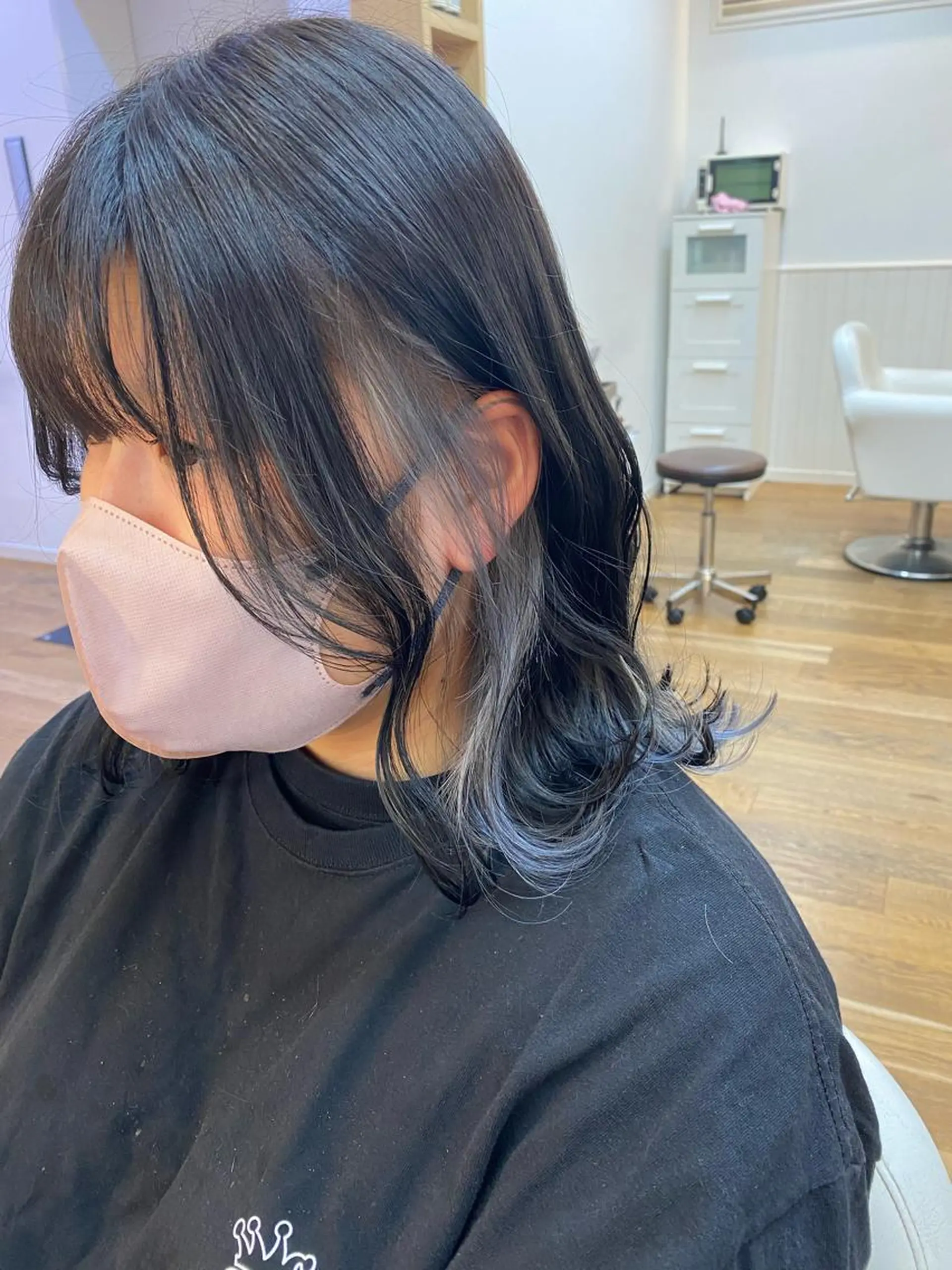 ミディアム カラー ヘアアレンジ シルバー 韓国ヘア sasugaのヘアスタイル