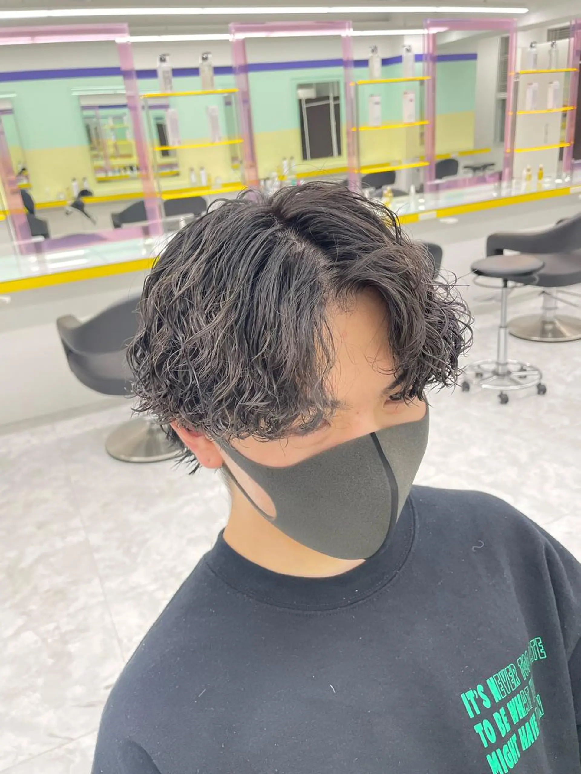 ショート パーマ ヘアアレンジ メンズ 顔まわりカット の達人のヘアスタイル