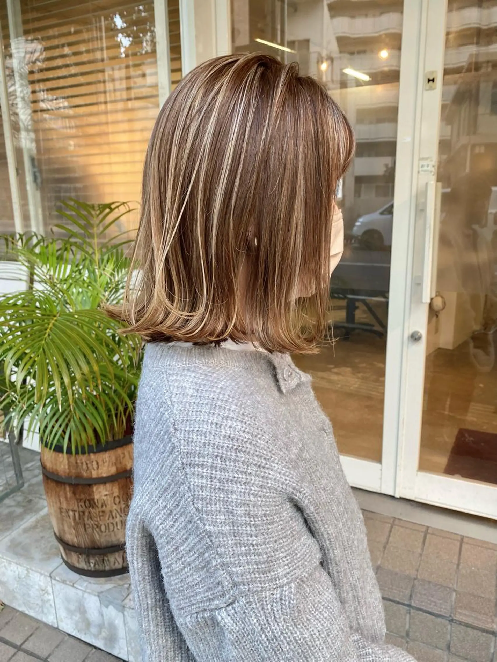 ミディアム 山本 茉希のヘアスタイル