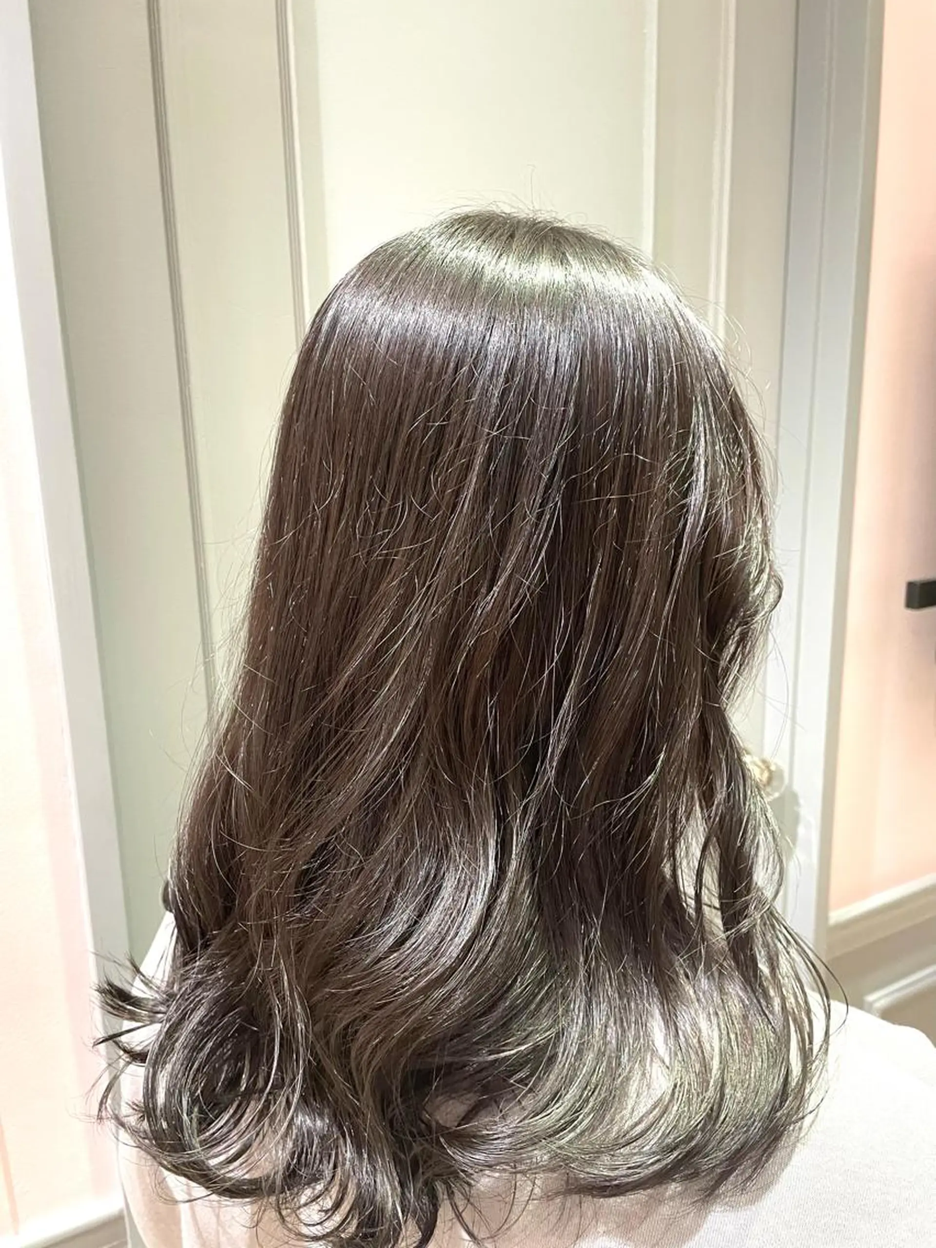 セミロング カットモデル ヨネダのヘアスタイル