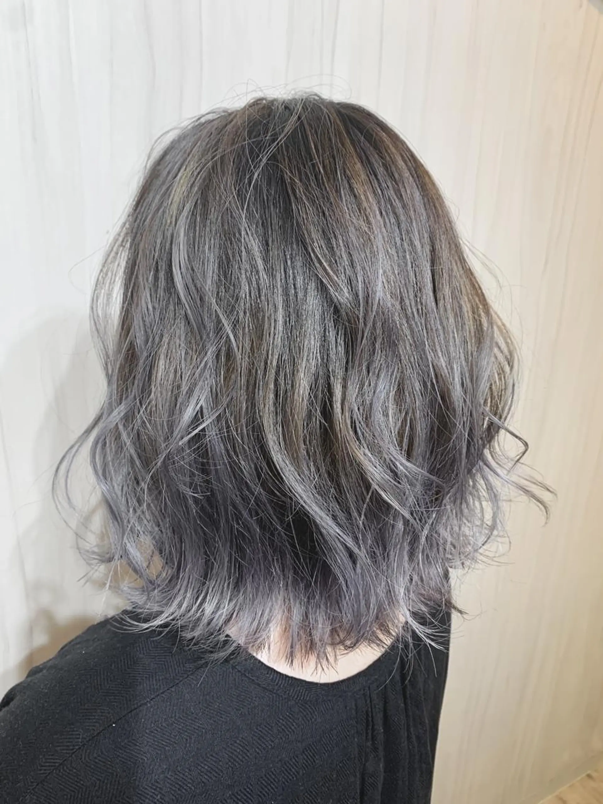 ミディアム パーマ カラー ヘアアレンジ 嶋村夏実🌼レイヤー 🌸白髪ぼかしのヘアスタイル