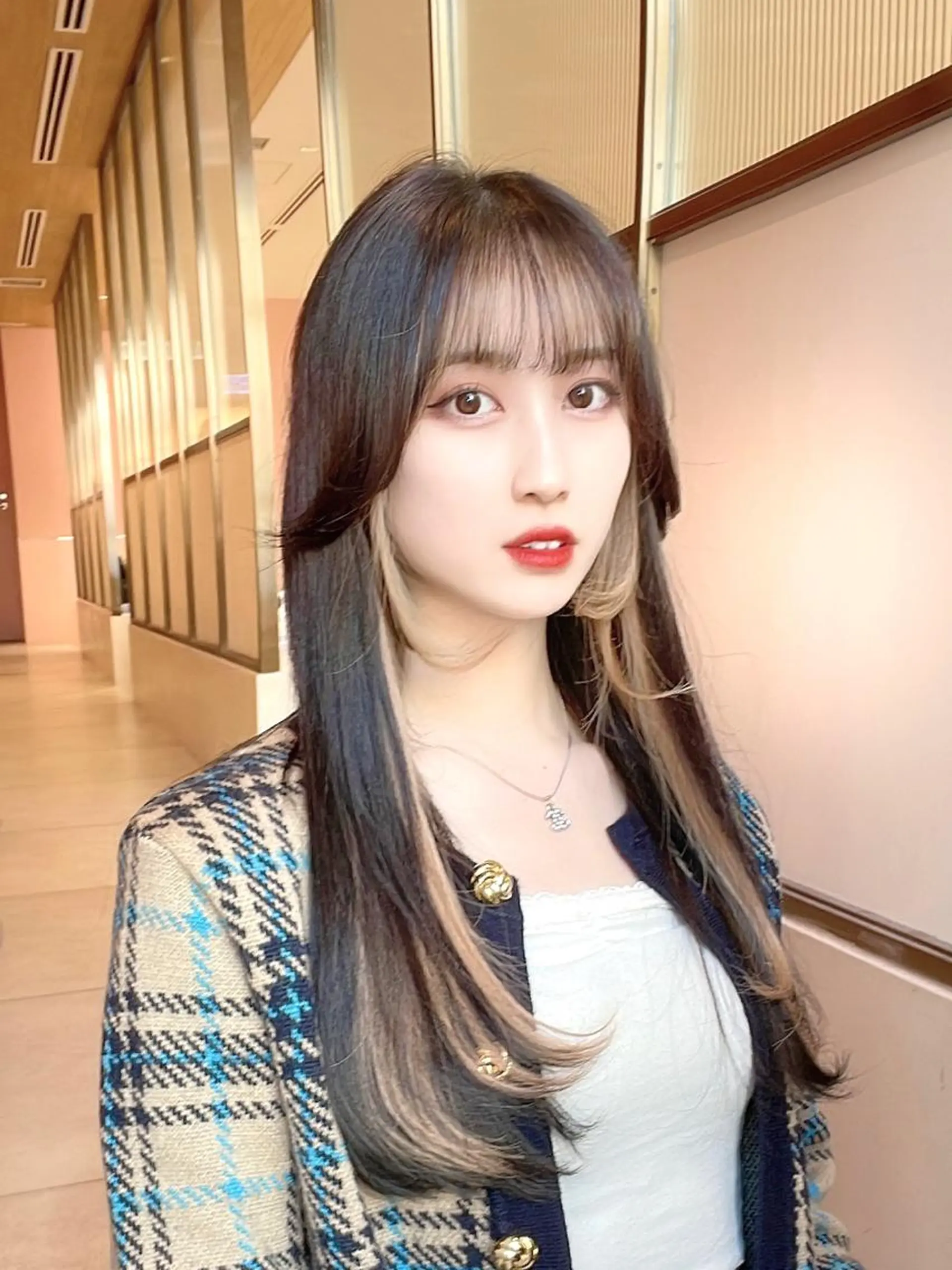 ミディアム ヘアアレンジ 顔周りカット ヨシンモリ 韓国風ヘア レイヤーカット 似合わせカット カット トリートメント 顔周り特化/韓国ヘア /レイヤー/吉野幸大のヘアスタイル