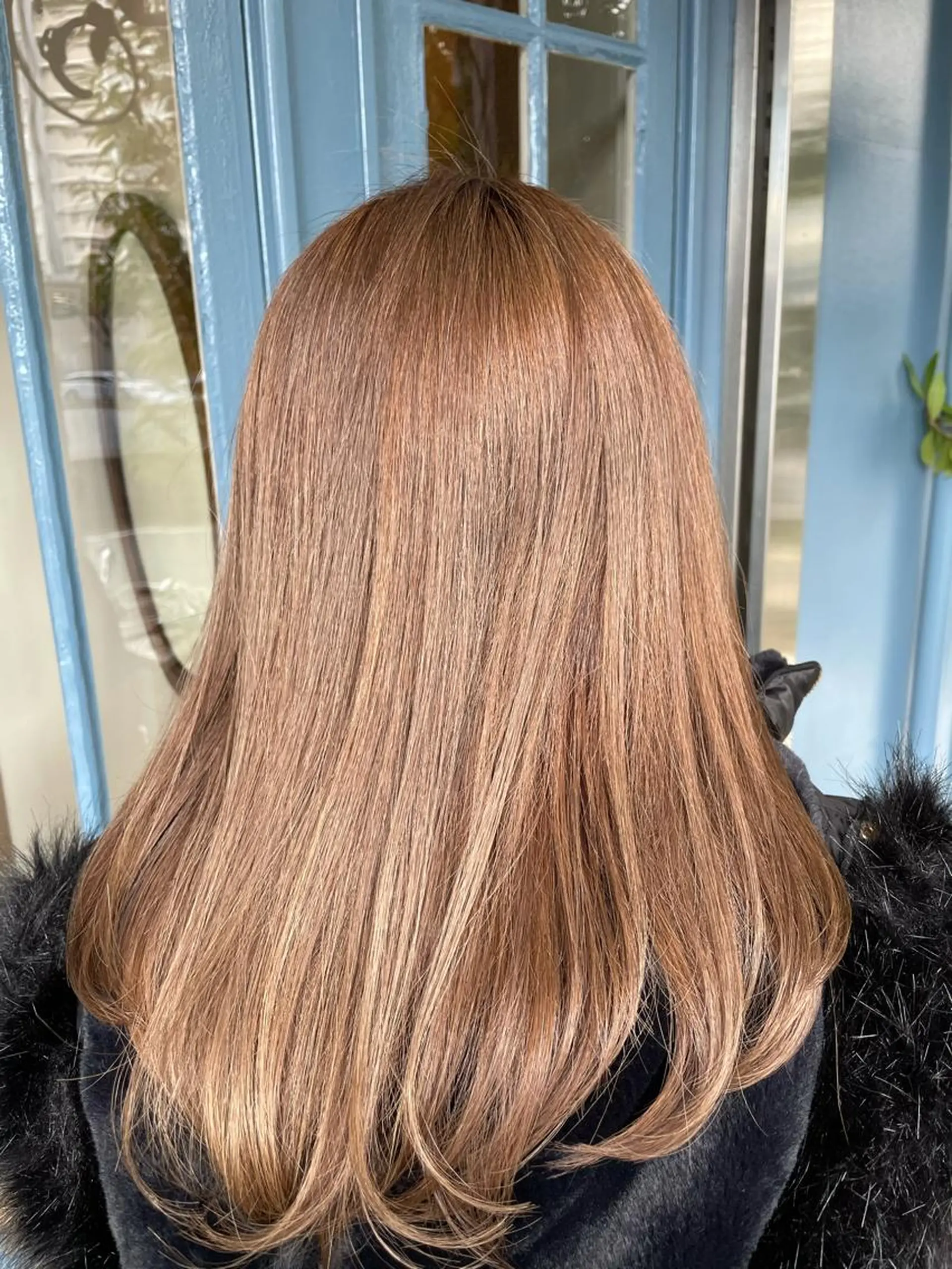 セミロング ブリーチ毛矯正.髪質 改善.髪にドラマをのヘアスタイル