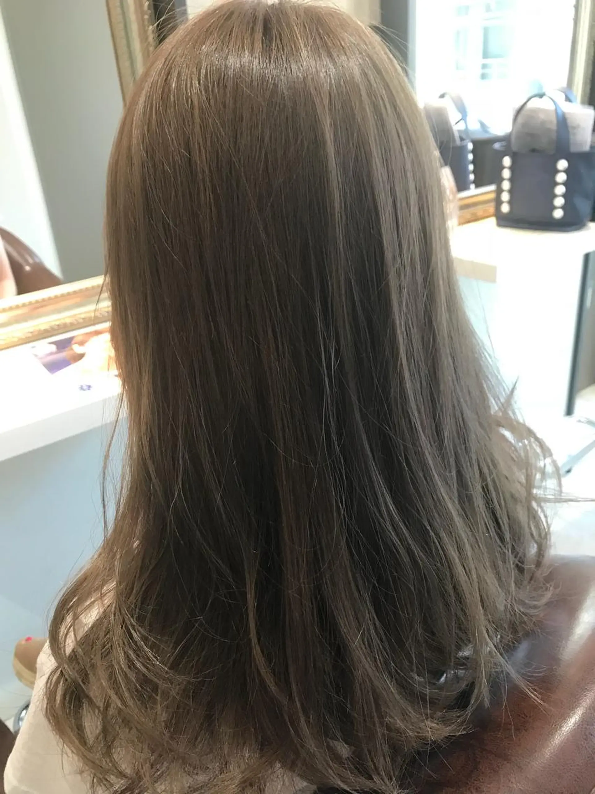 セミロング カラー ヘアカラー トリートメント Avery NEWYORK所属・Avery SHINのヘアスタイル