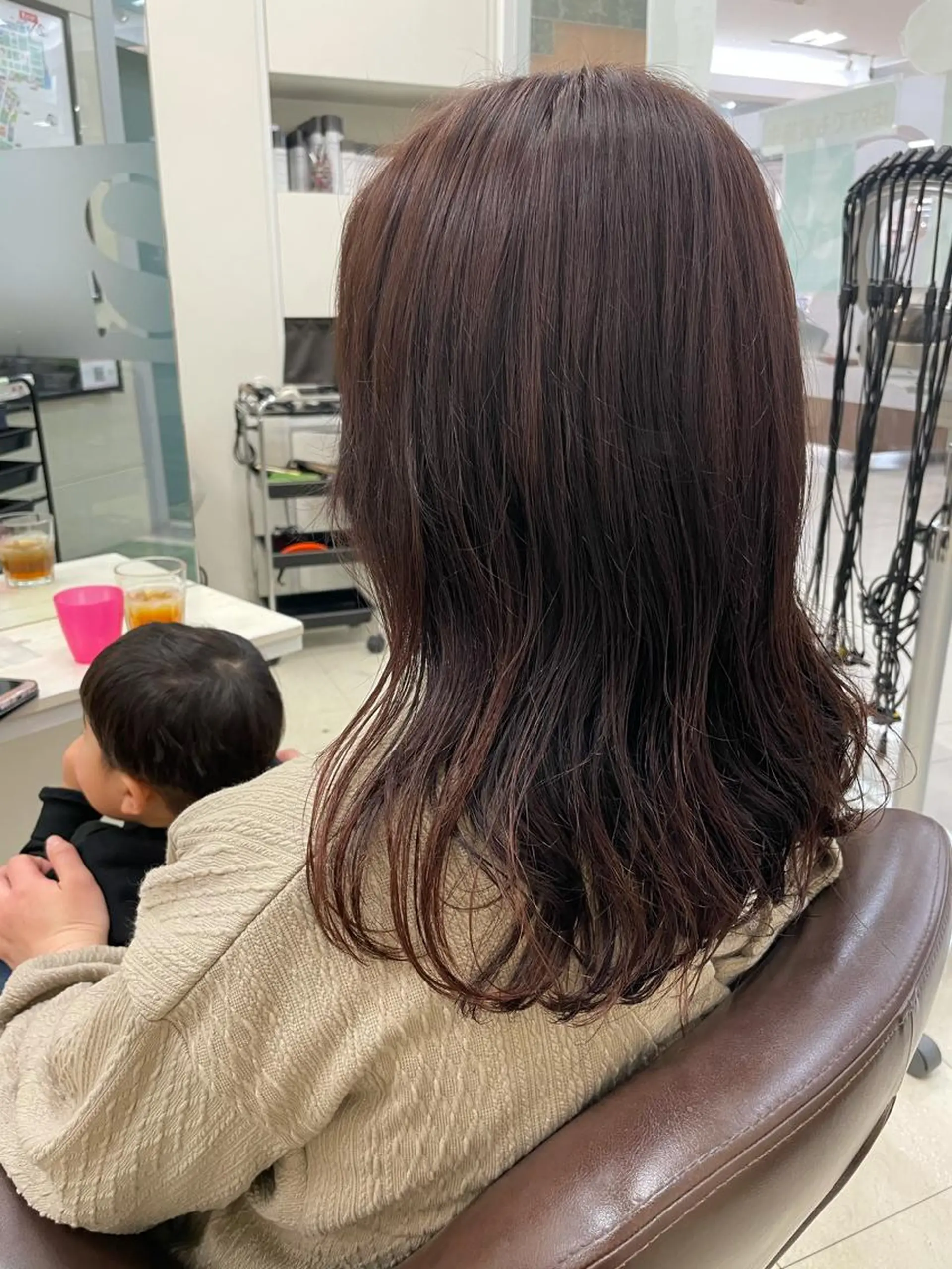 セミロング カラー パーマ セミロングパーマ ベージュカラー イルミナカラー ピンクカラー ピンクベージュ 大住 京平のヘアスタイル