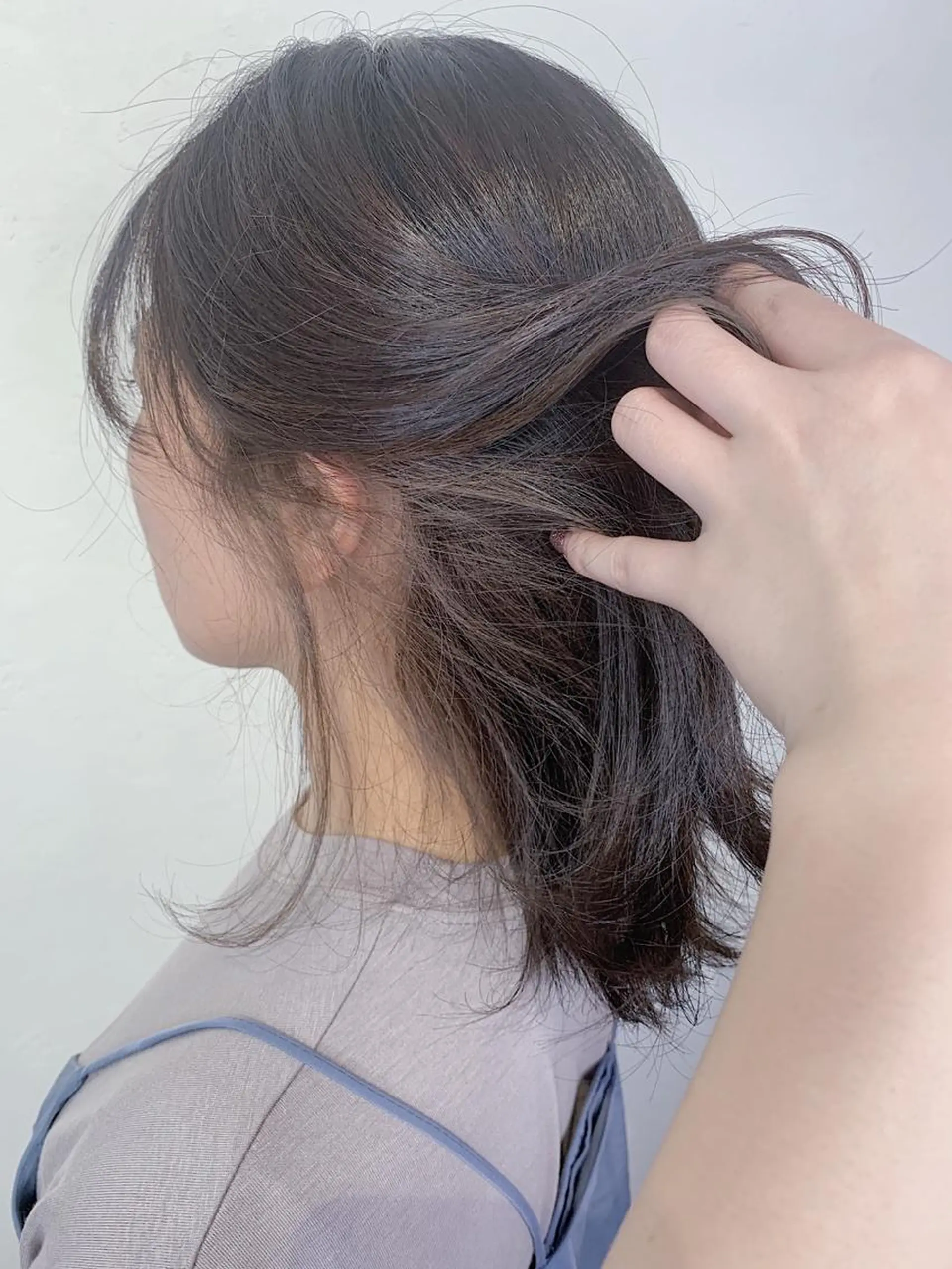 ミディアム カラー ブリーチ インナーカラー _WHITE 天神店 YUMEKA🐻のヘアスタイル