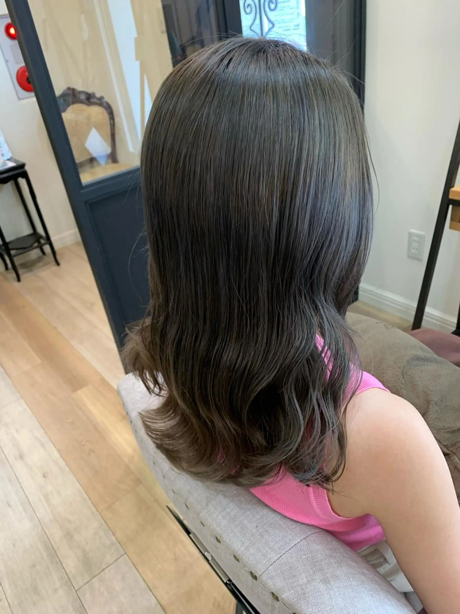 セミロング カラー グレージュ カーキグレージュ ヘアカラー トリートメント ヘッドスパ 艶髪レイヤー上田 紗也🇰🇷💗のヘアスタイル