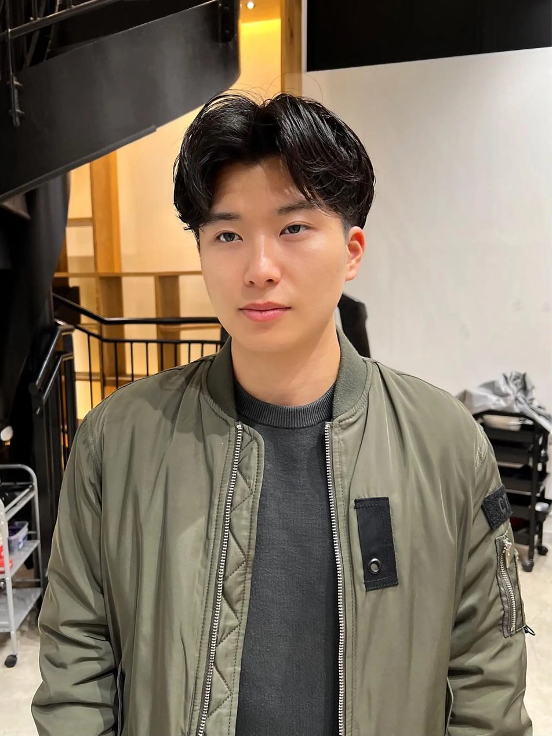 パーマ メンズ メンズパーマ ニュアンスパーマ カット パーマ Qin shaire salon 原宿verno店所属・【センターパート】 ETO／江藤翼の眉毛・アイブロウイメージ