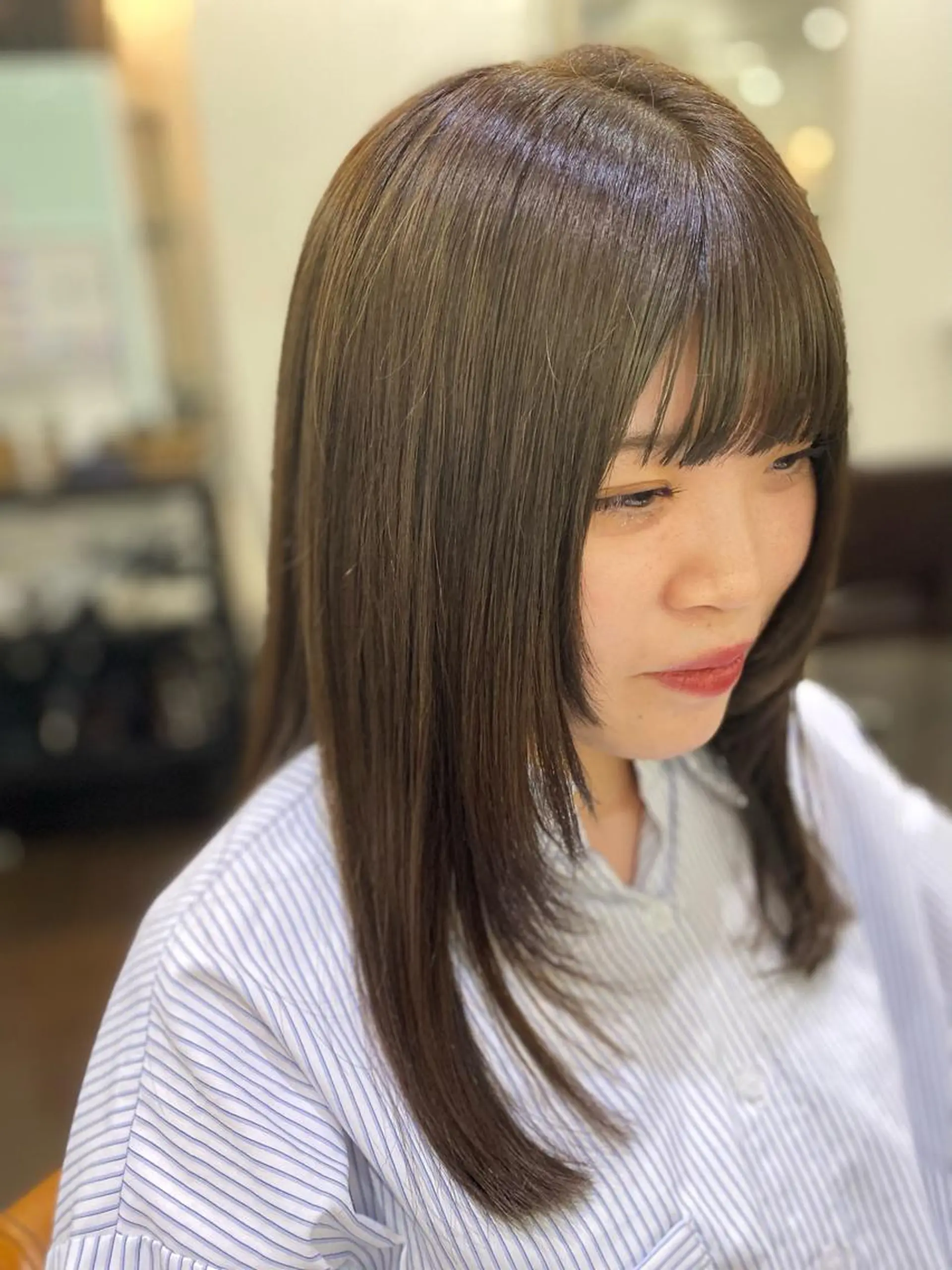 ロング カラー ベージュカラー オリーブベージュ 顔まわりレイヤー 顔周りカット レイヤーカット 透明感カラー名駅 名駅みゆのヘアスタイル