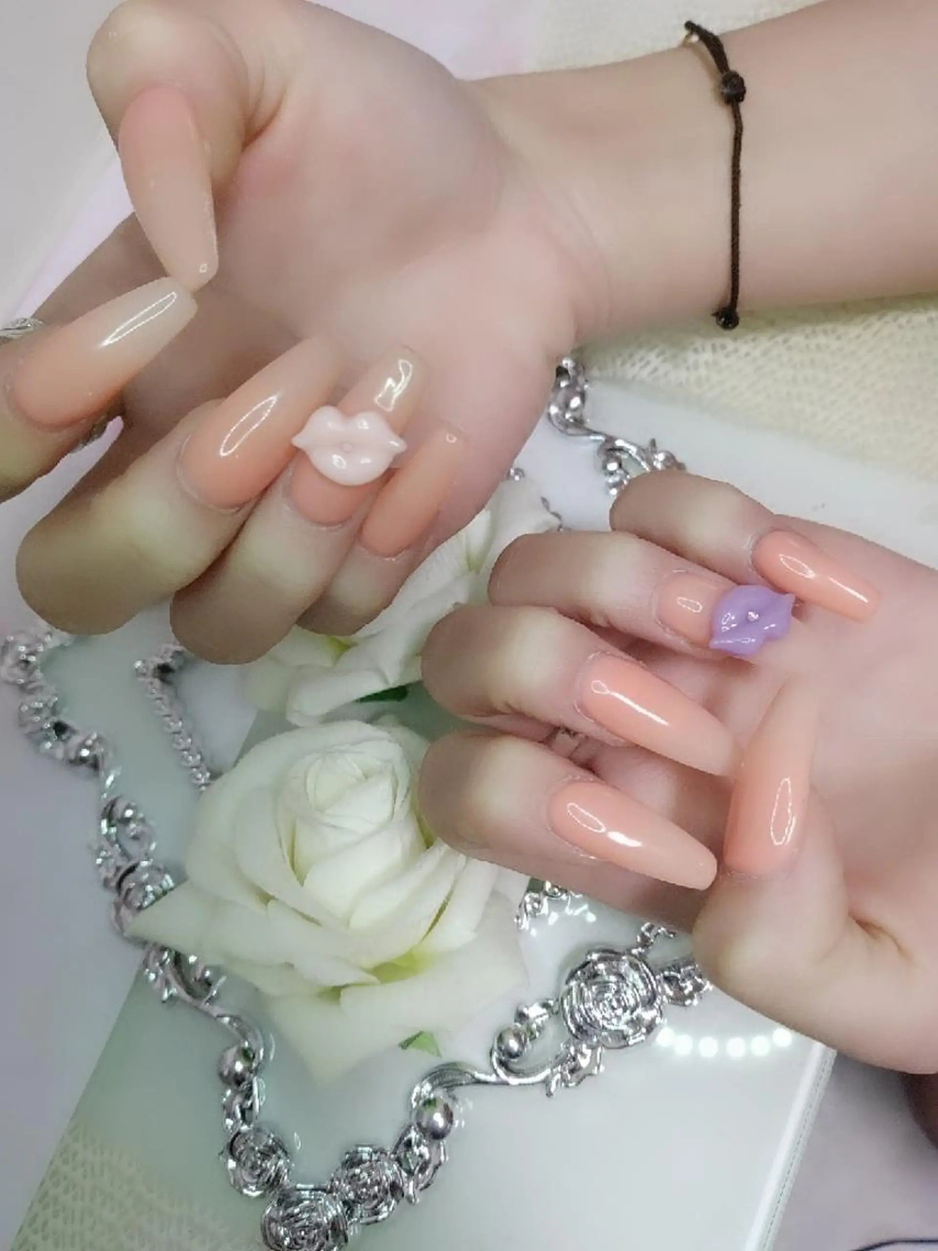 ネイル エステとネイル ローズコンフォートのネイルデザイン