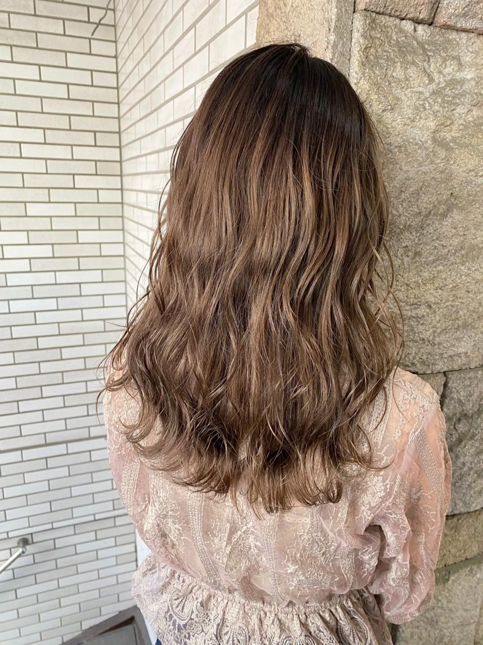 セミロング カラー ベージュカラー ミルクティーベージュ ヘアカラー トリートメント 萩原 凌✄﻿のヘアスタイル