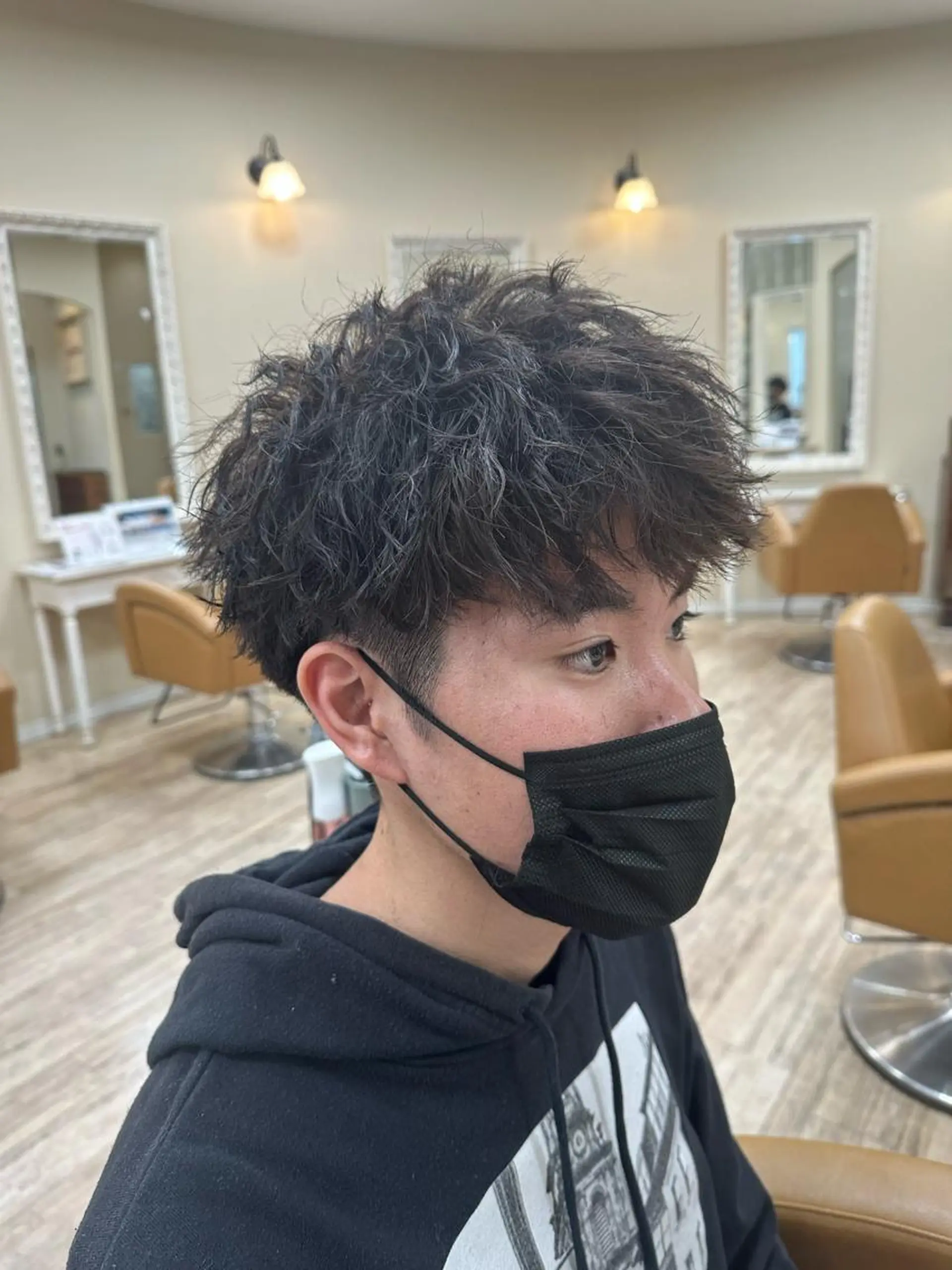 ショート カラー パーマ メンズ メンズブリーチ メンズハイライト メンズパーマ スペインカール スパイキーショート Gain KAKKY 千種/池下駅3分のヘアスタイル