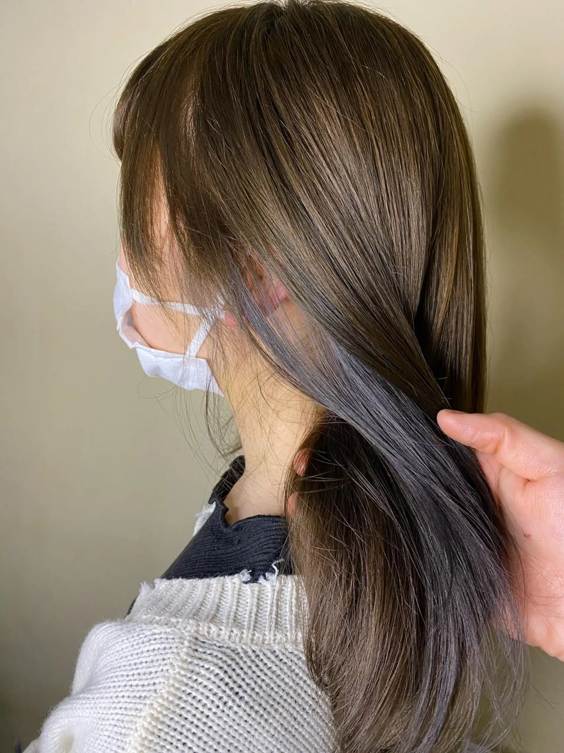 カラー ブリーチ グレージュ ネイビーカラー フェイスヘアークリエイション所属・大形 誉のヘアスタイル