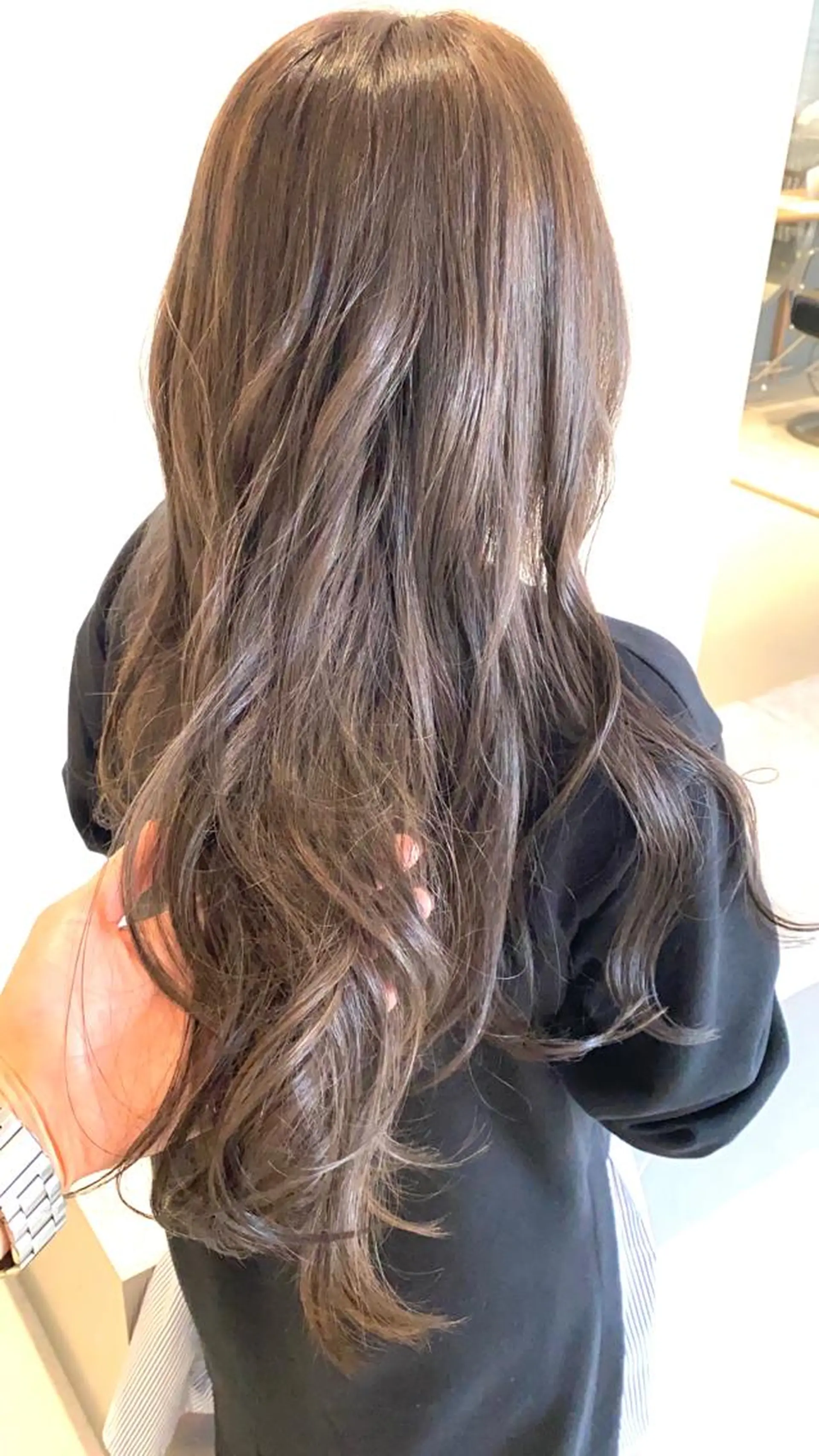 ロング カラー ブリーチ グレージュ ハイライトカラー ハイライト カット ヘアカラー トリートメント 谷合 貴志のヘアスタイル