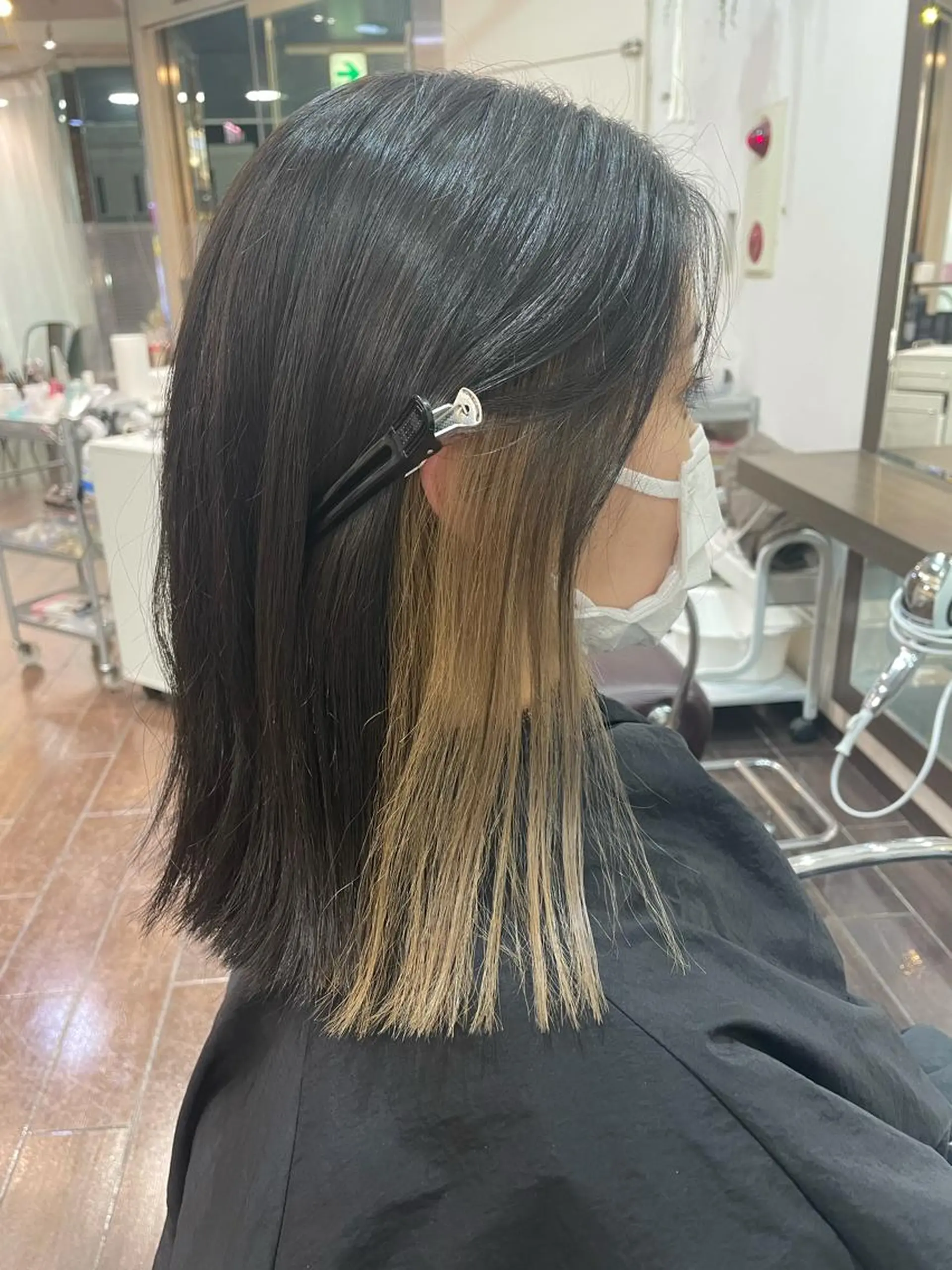 セミロング カラー ベージュカラー ブリーチ ハイトーンカラー インナーカラー ヘアカラー トリートメント 韓国ヘア🦋 MIYUのヘアスタイル