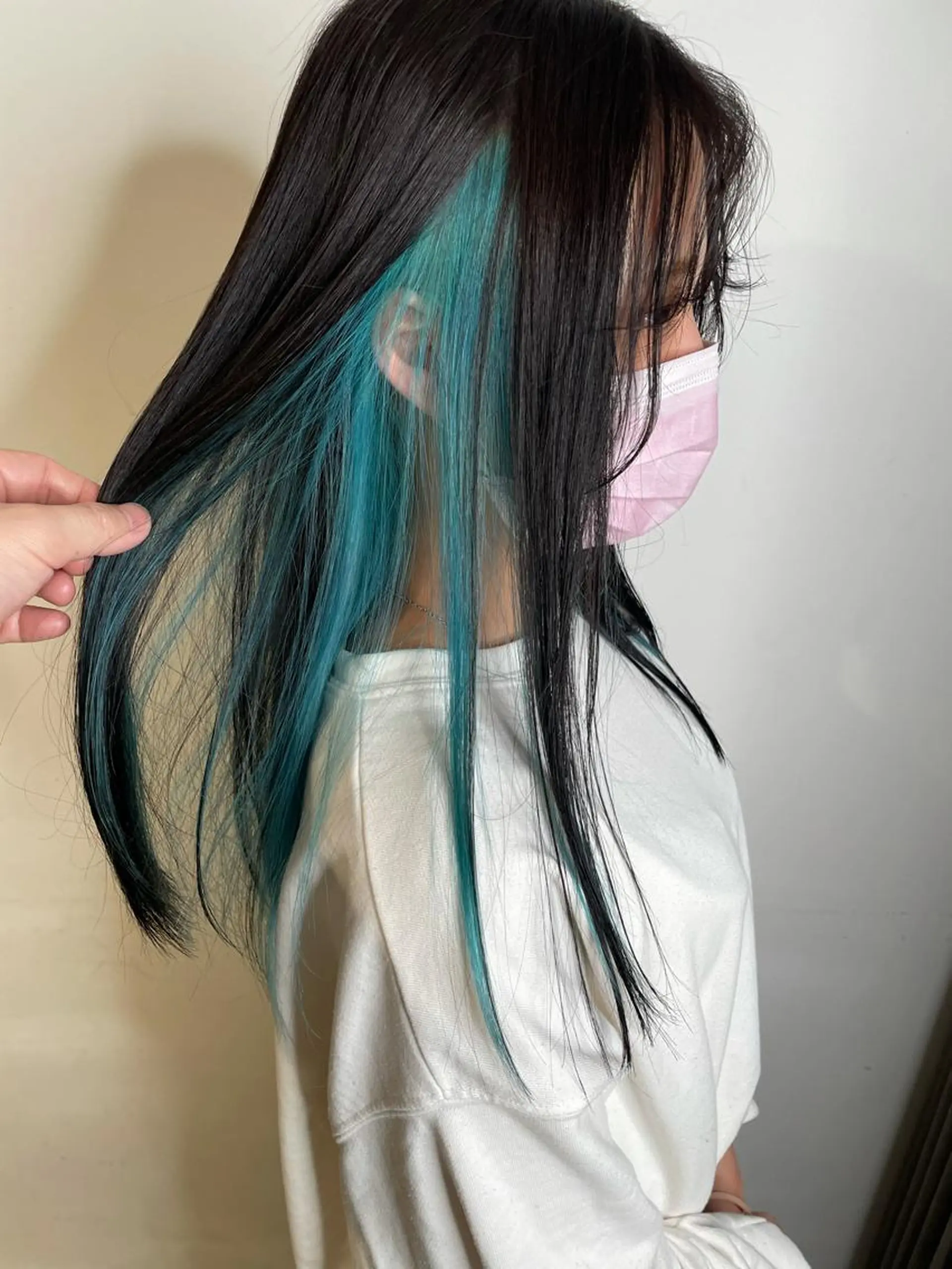 セミロング カラー インナーカラー カット ヘアカラー トリートメント ヘッドスパ ハイトーン/レイヤー /ケアブリーチ石川治のヘアスタイル