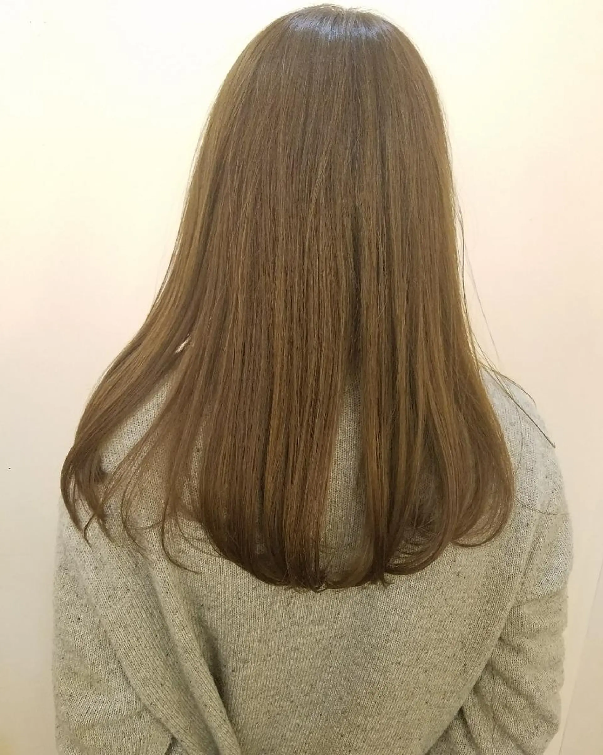 カラー ミディアム ブルーカラー ブルージュ EMANON名古屋所属・美谷添（ミヤゾエ） まどか大人ヘアサロンのヘアスタイル