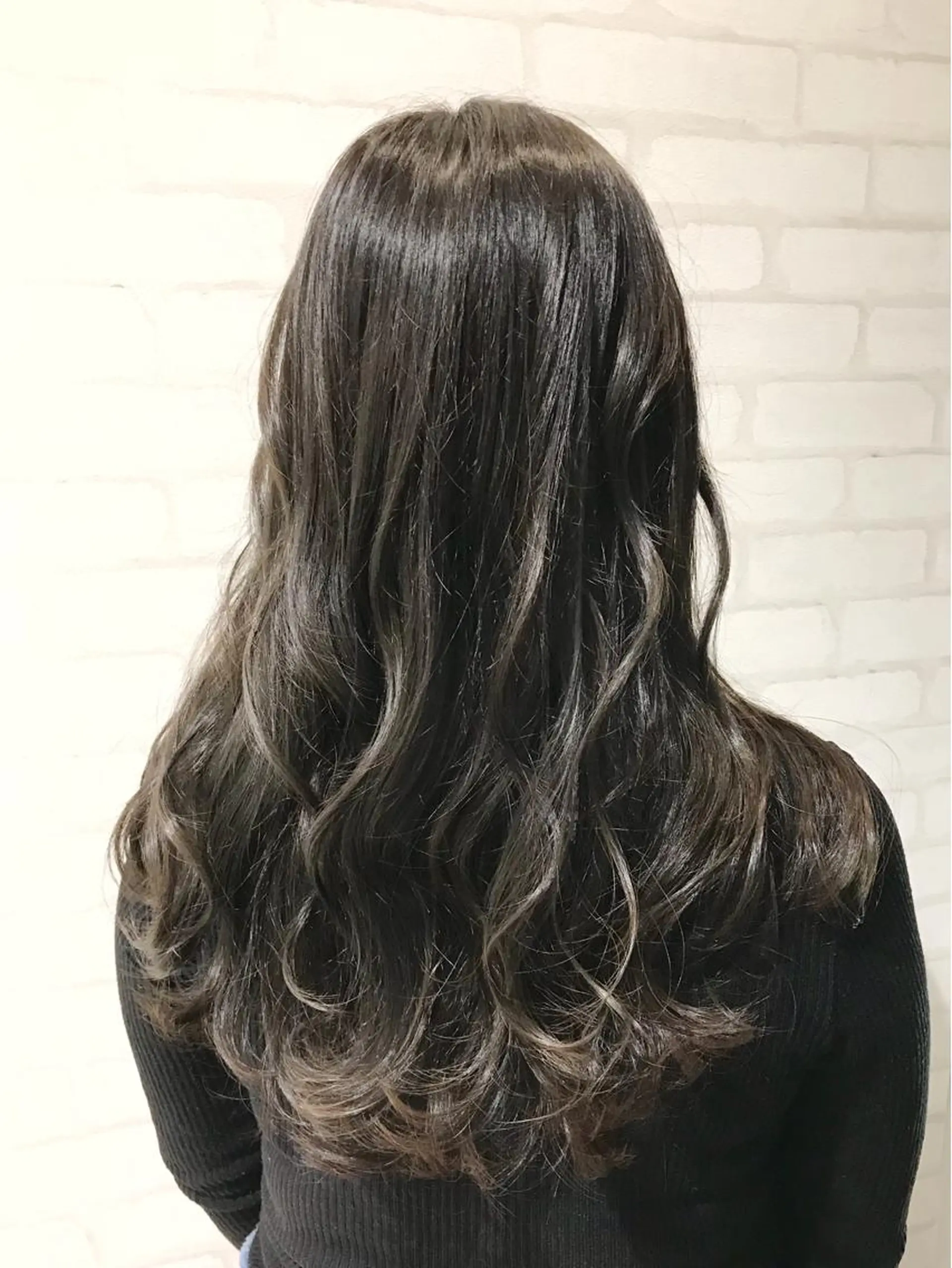 セミロング カラー アッシュ ベージュカラー イルミナカラー カット ヘアカラー トリートメント 高木 麻知子のヘアスタイル